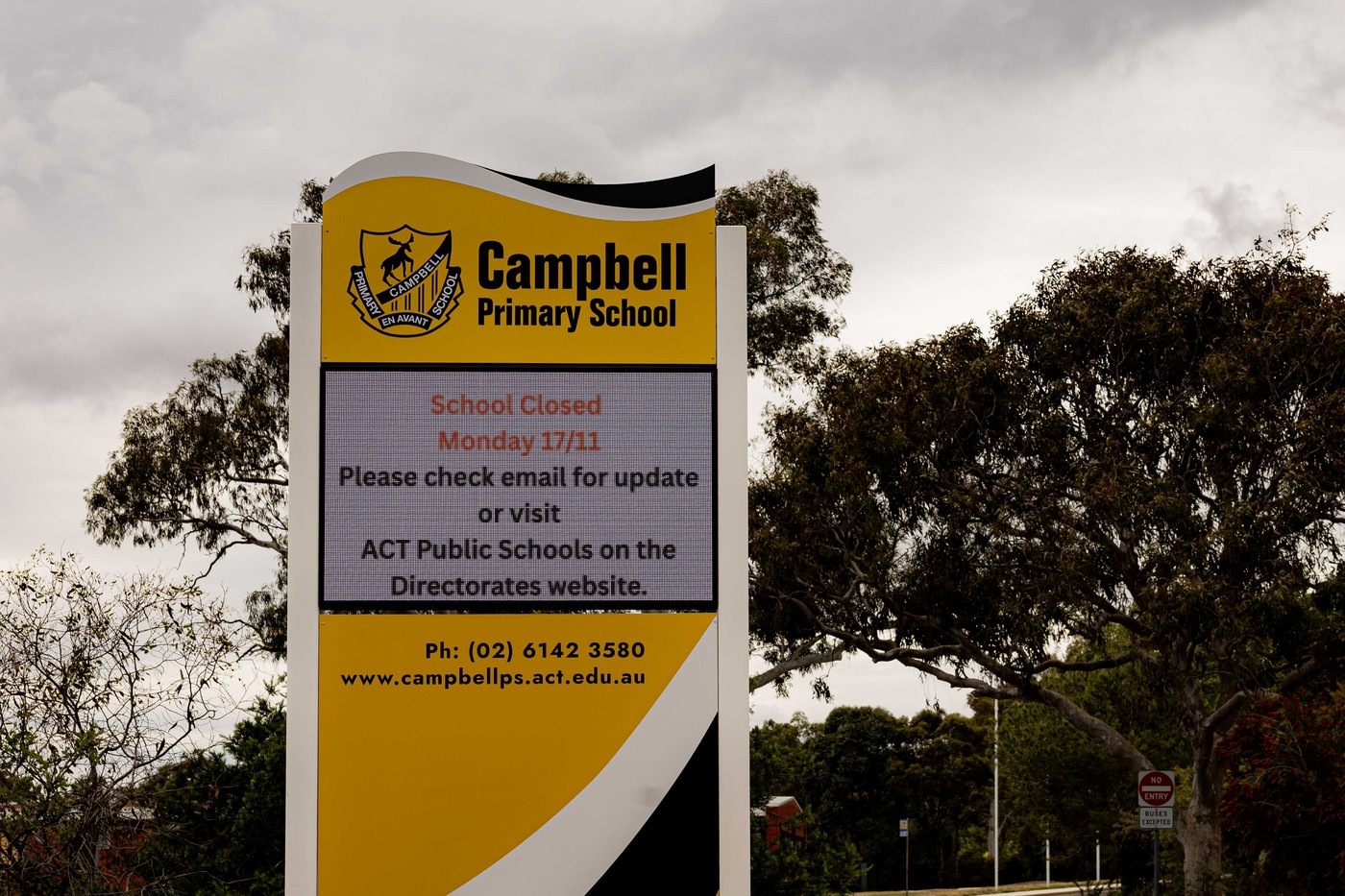 Obvestilo o zapori šol v Canberri