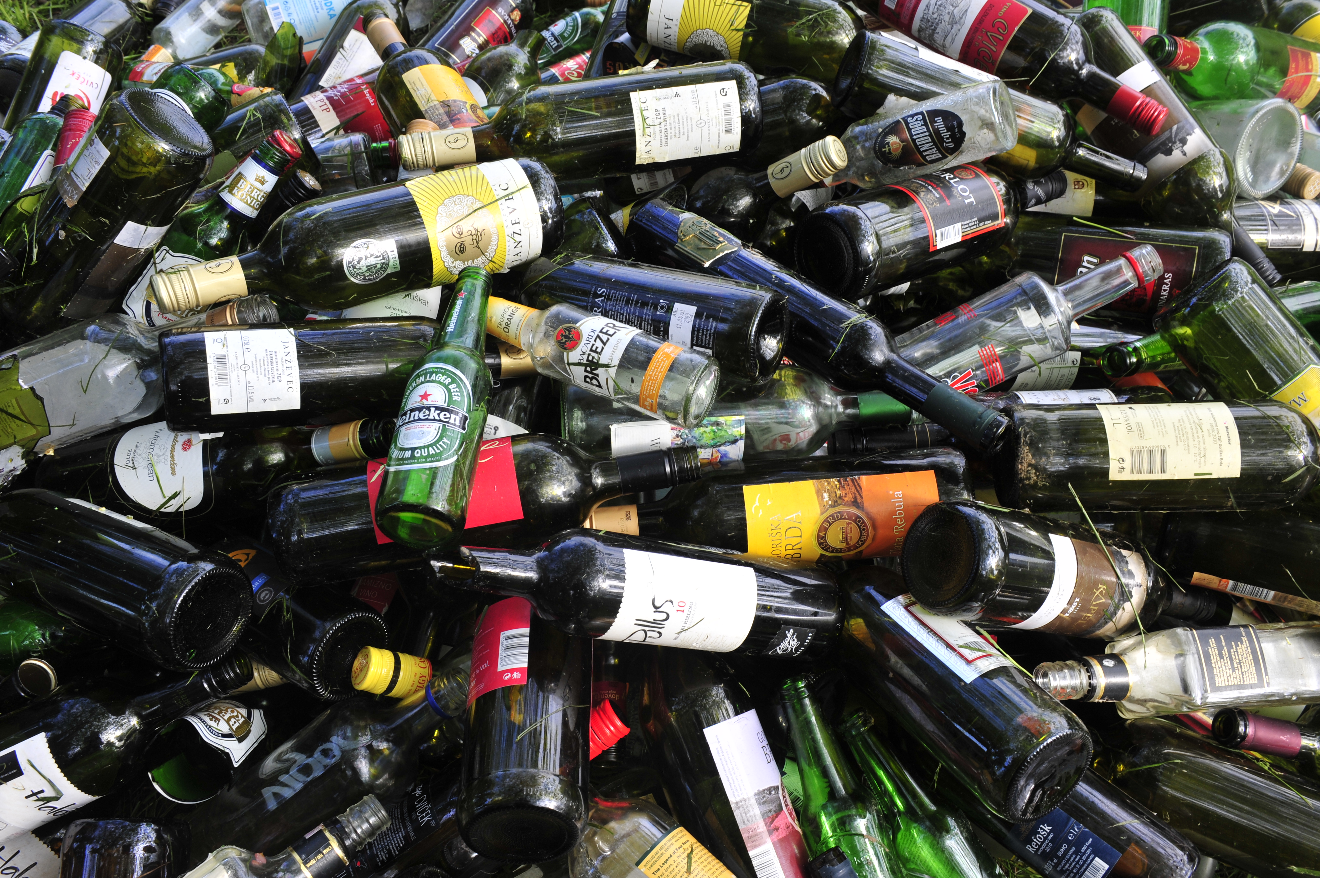 Slovenija,Ljubljana, 10. Maj 2012, 10.05.2012 vrecke smeti, narava, stekleniceFoto: Srdjan Zivulovic /BOBO