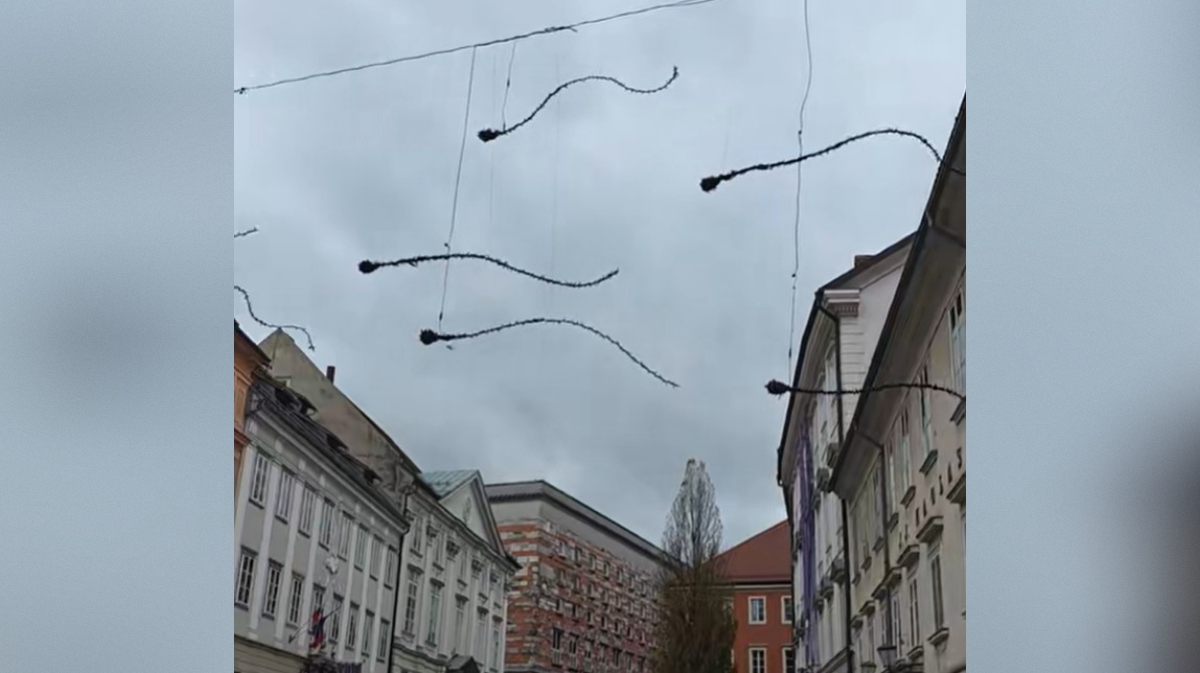 božična okrasitev v Ljubljani na Novem trgu 2025