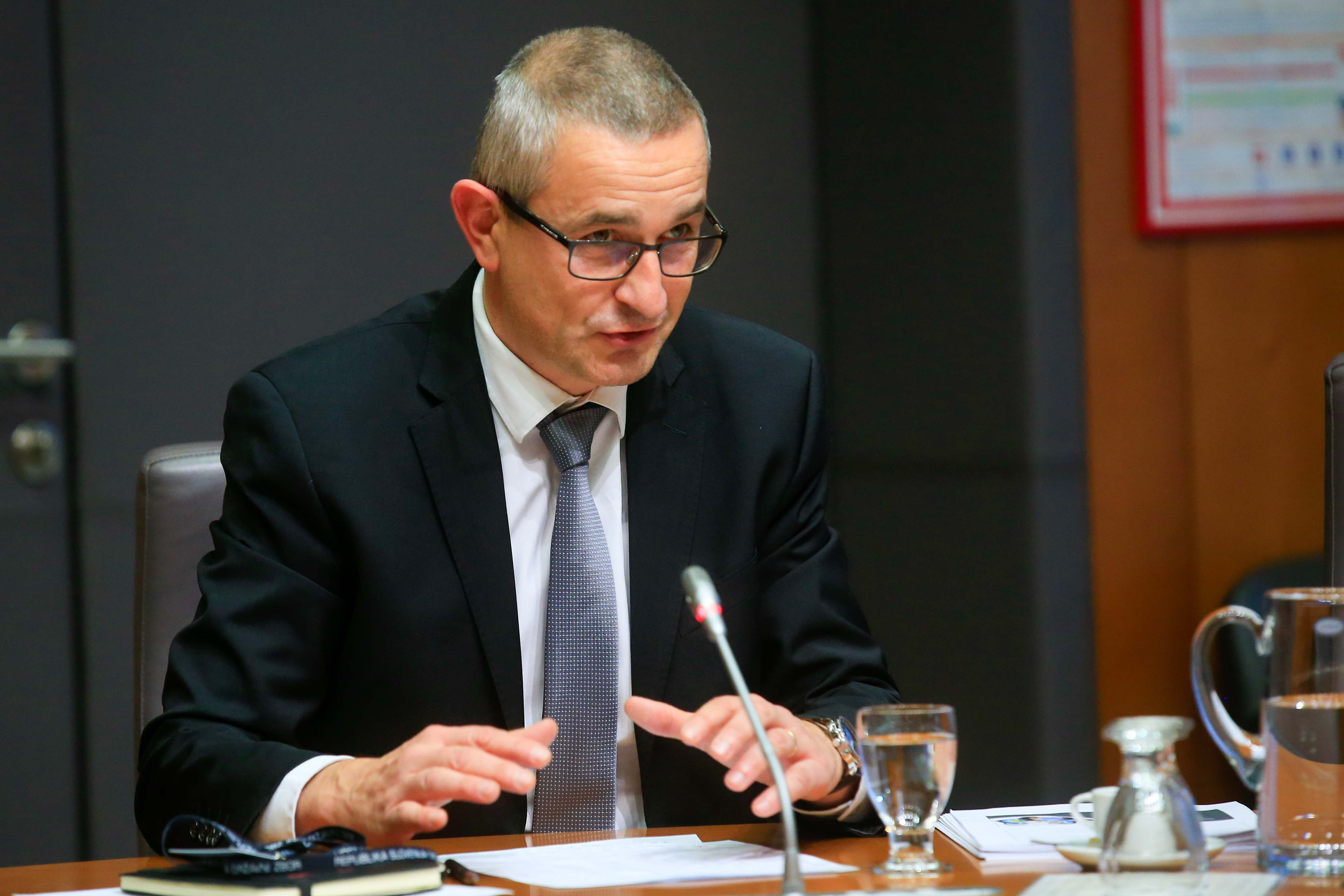 Denis Čaleta z Inštituta za korporativne varnostne študije.