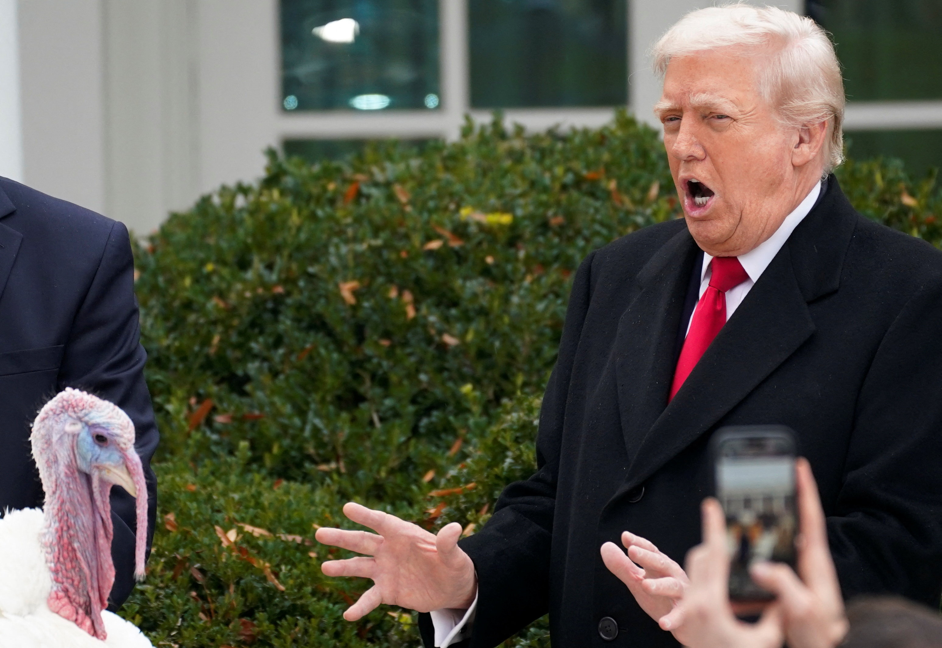 Trump pomilostil purana