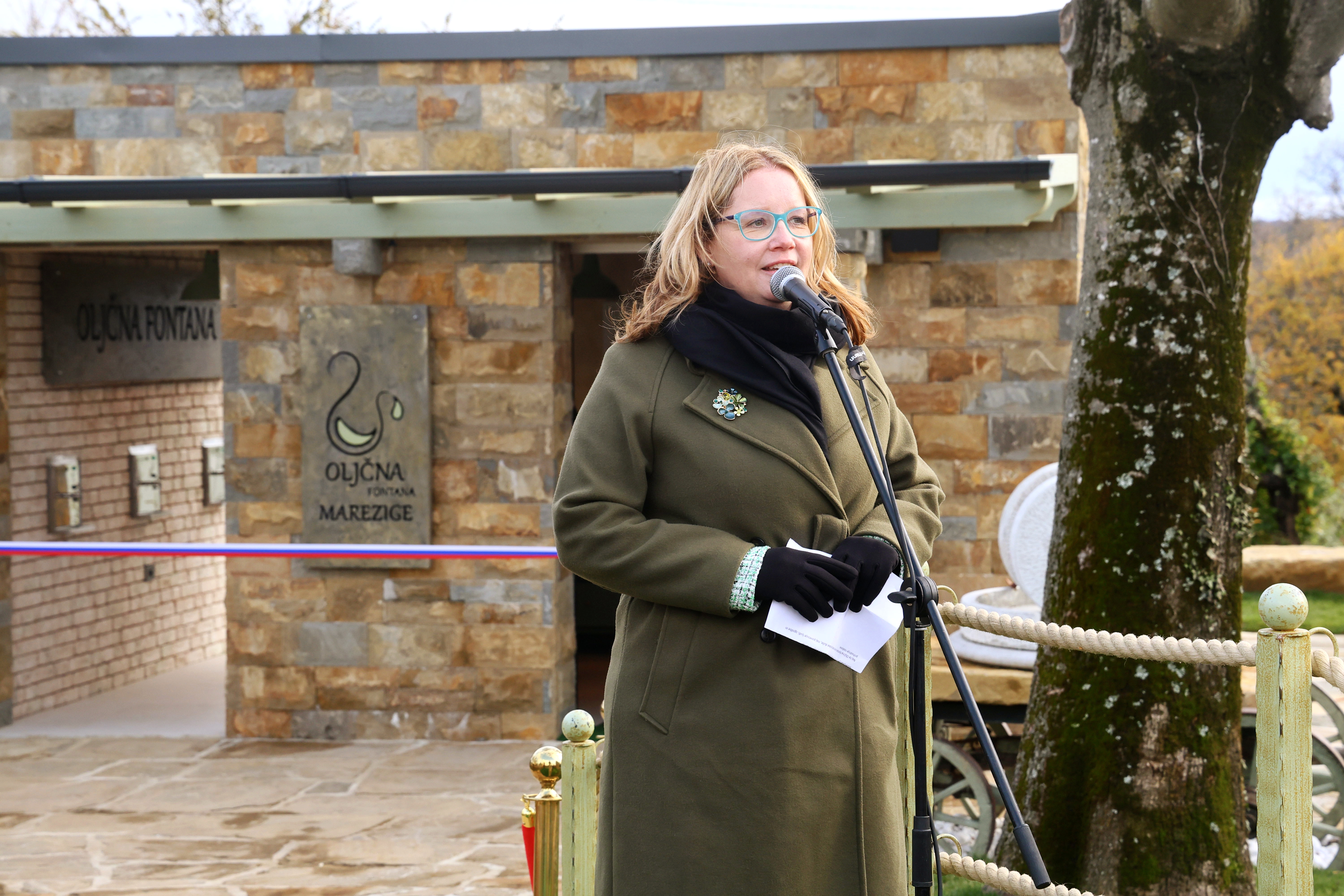 Slovenija ima prvo oljčno fontano na svetu