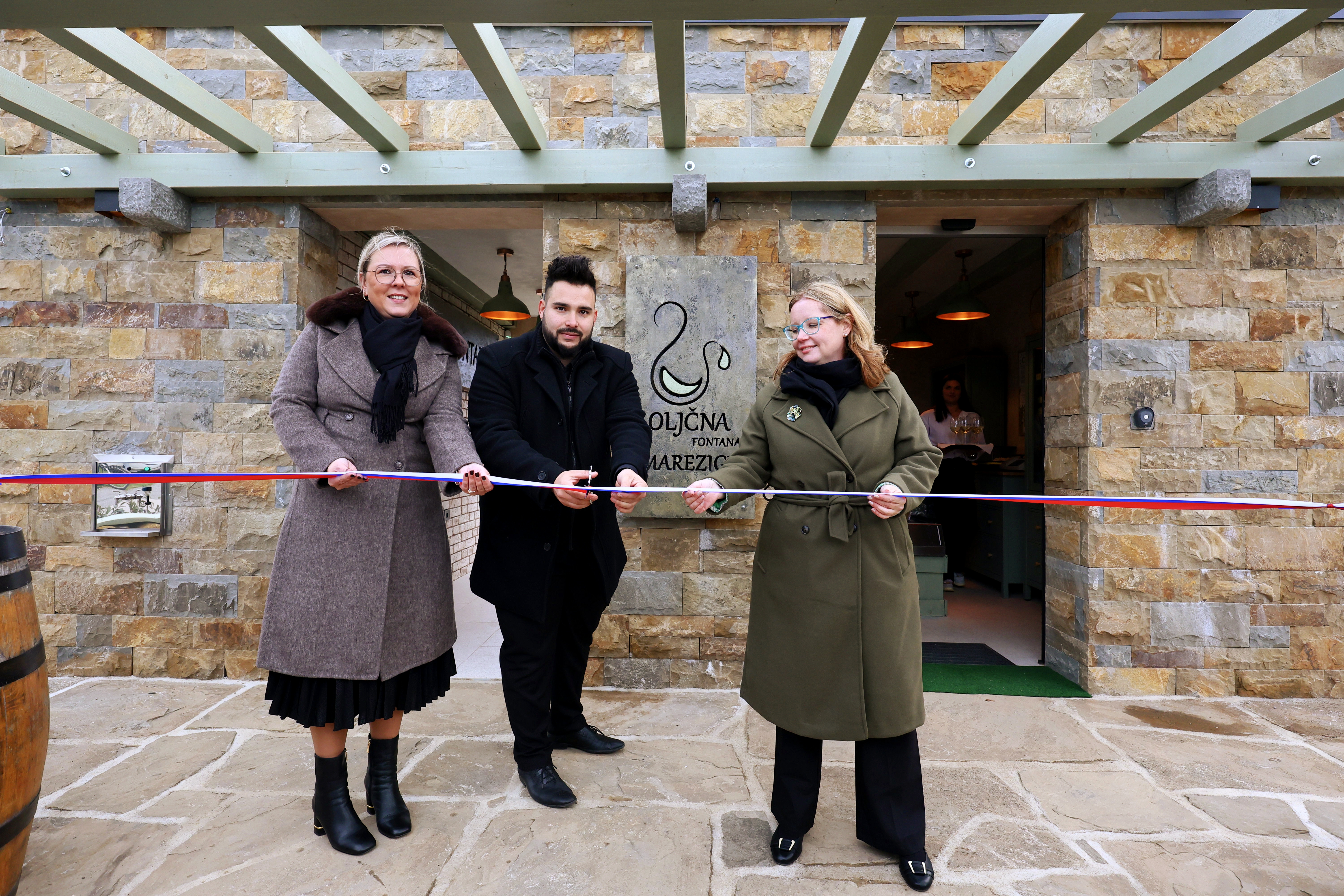 Slovenija ima prvo oljčno fontano na svetu