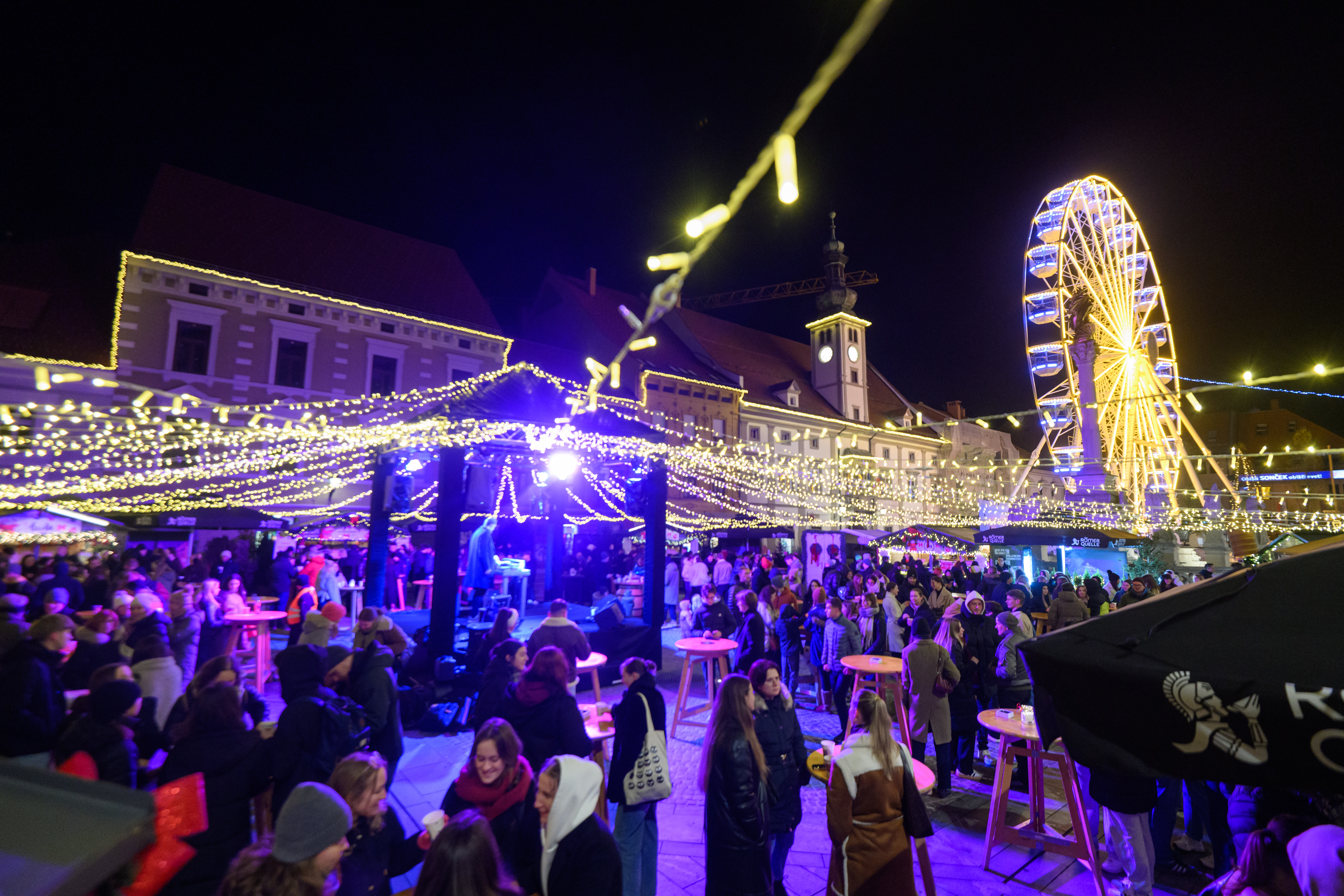 V Mariboru v četrtek prižgali praznične luči