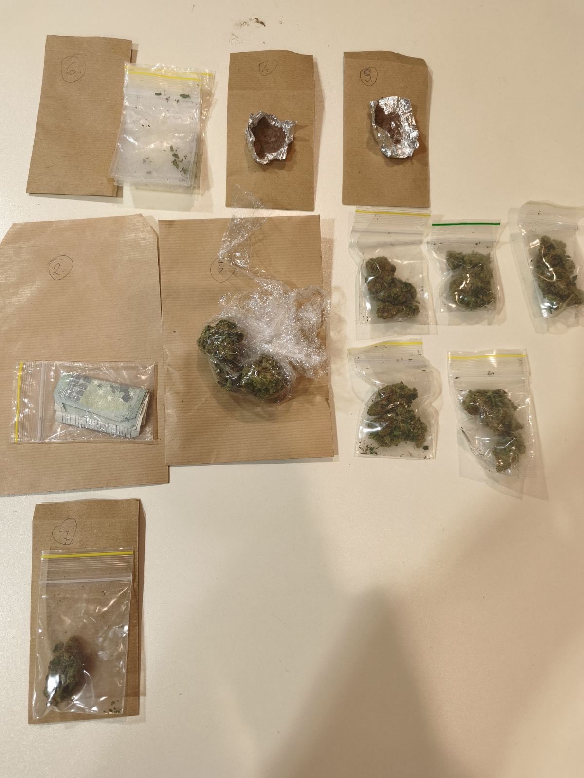 Prepovedane droge, zasežene povzročitelju nesreče na Šmartinski cesti