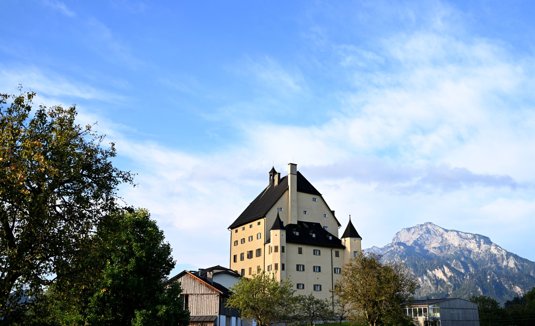 Zapuščeni samostan Goldenstein v bližini Salzburga
