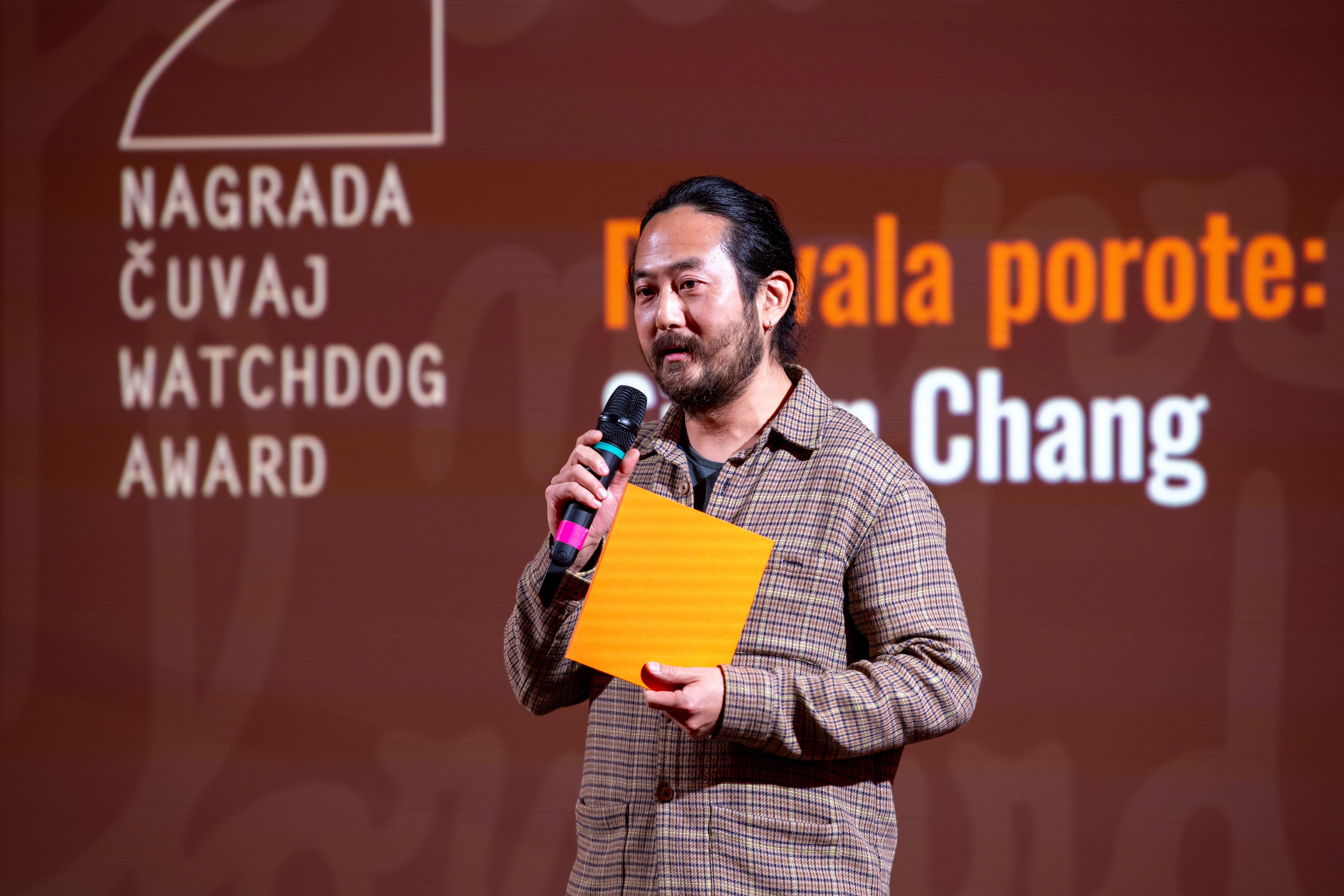 Simon Chang, Večer