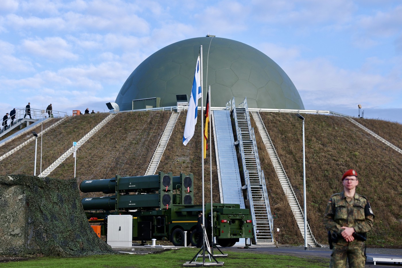 Radarska kupola novega raketnega obrambnega sistema Arrow 3 v mestu Annaburger Heide