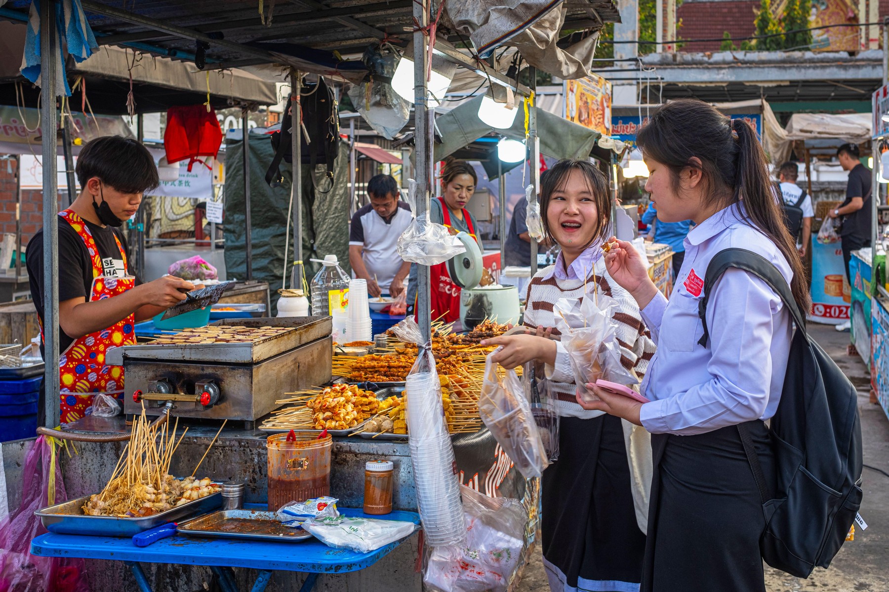 Laos, Vientiane, cesta, tržnica