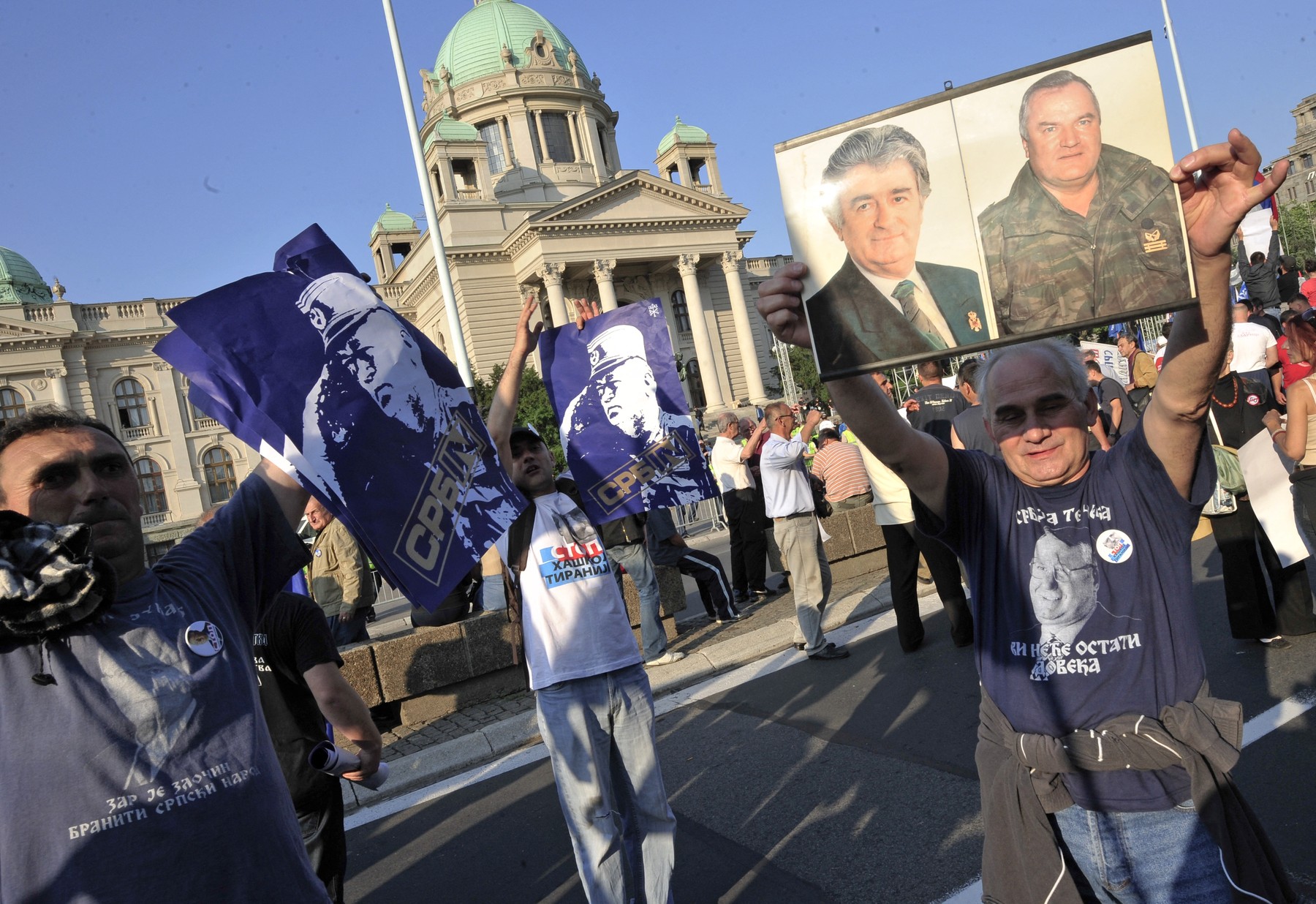 Podobi Radovana Karadžića in Ratka Mladića
