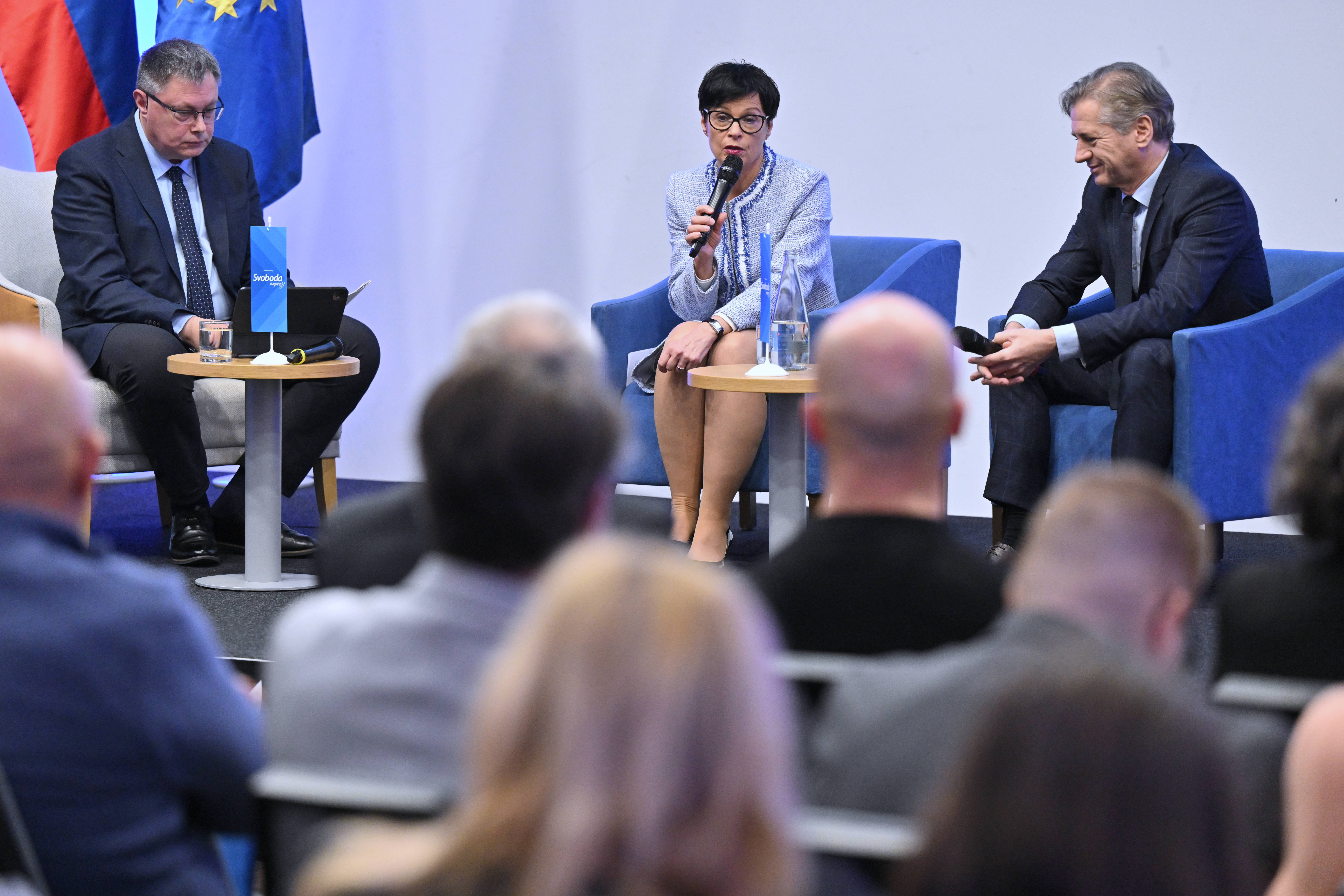 Marta Kos, Robert Golob