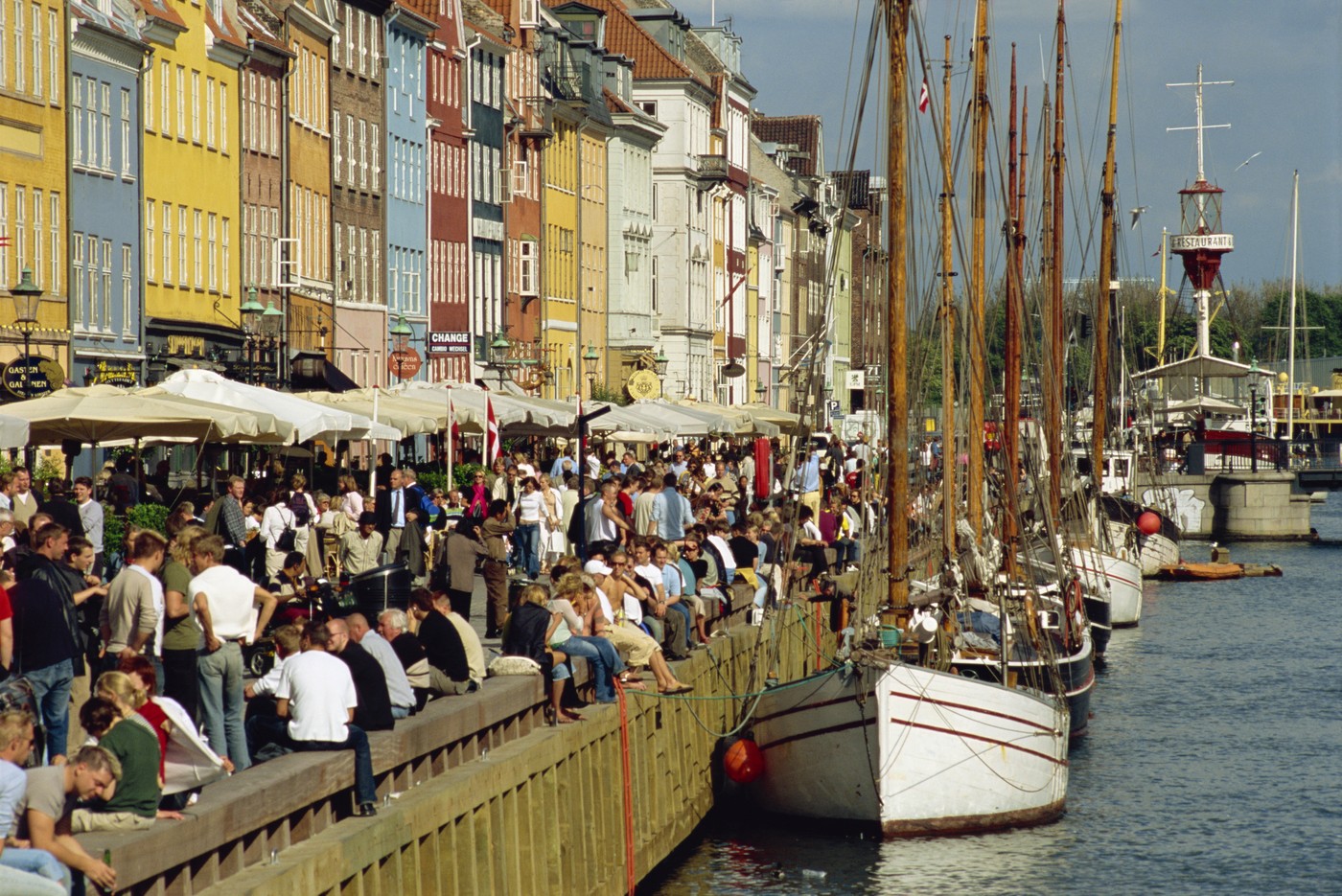 Busy restaurant area, Nyhavn, Copenhagen, Denmark, Scandinavia, Europe,Image: 40165538, License: Royalty-free, Restrictions: , Model Release: no
