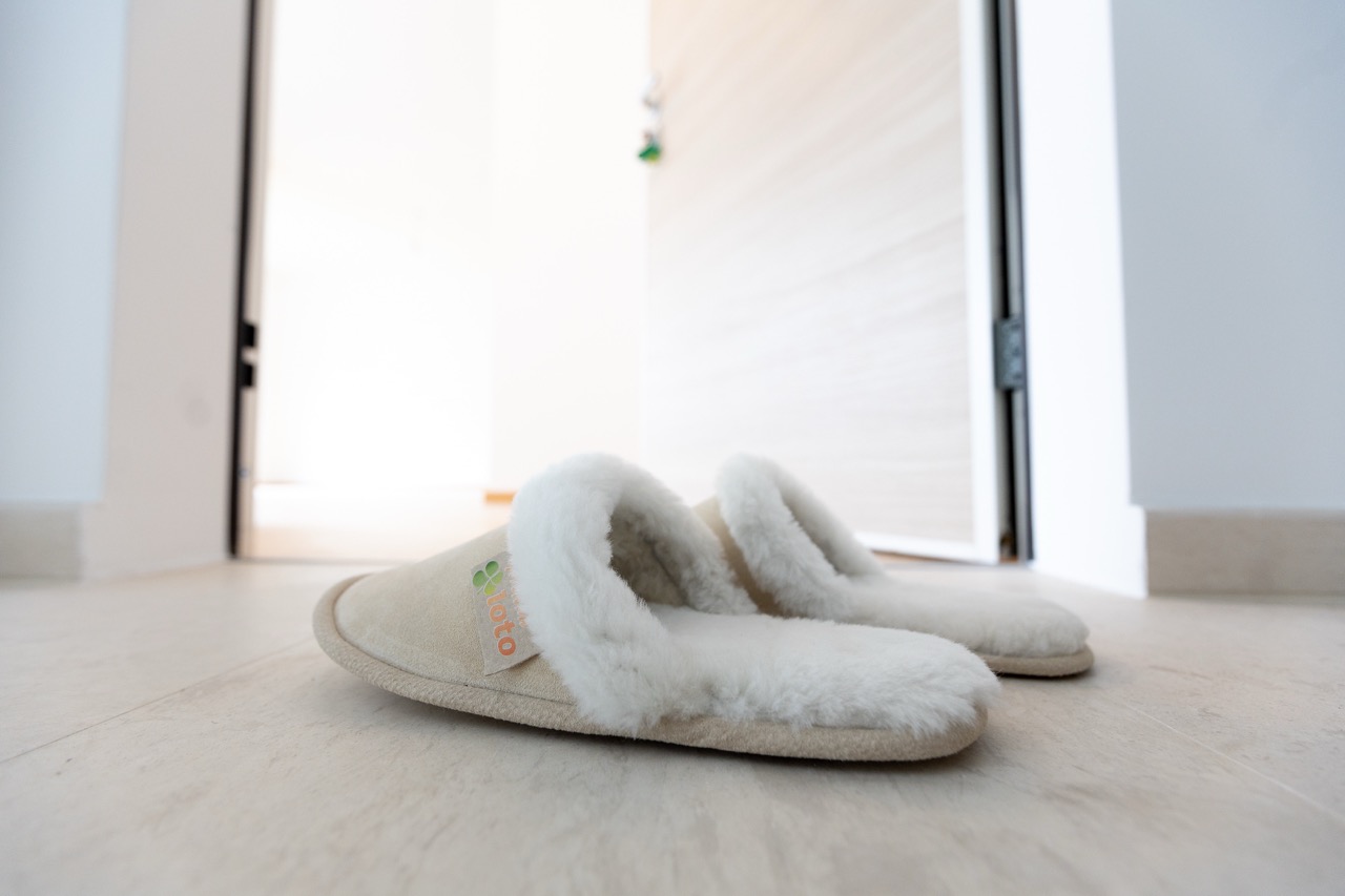 Novoletni Loto stanovanje copati