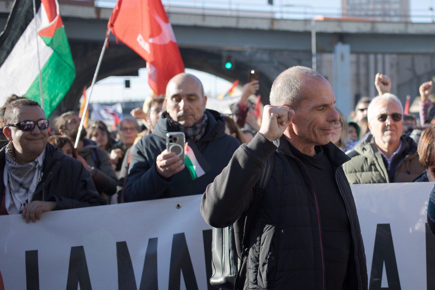 Varufakis na splošni stavki v Italiji, kjer so nasprotovali genocidu v Palestini