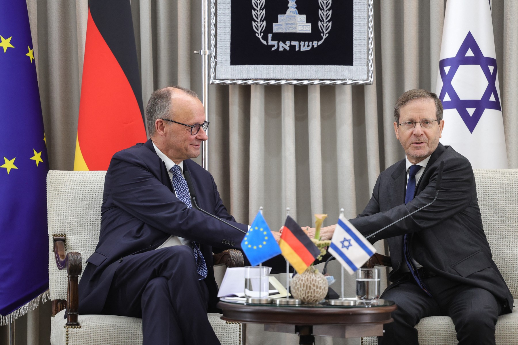 Nemški kancler Friedrich Merz in izraelski predsednik Jicak Hercog