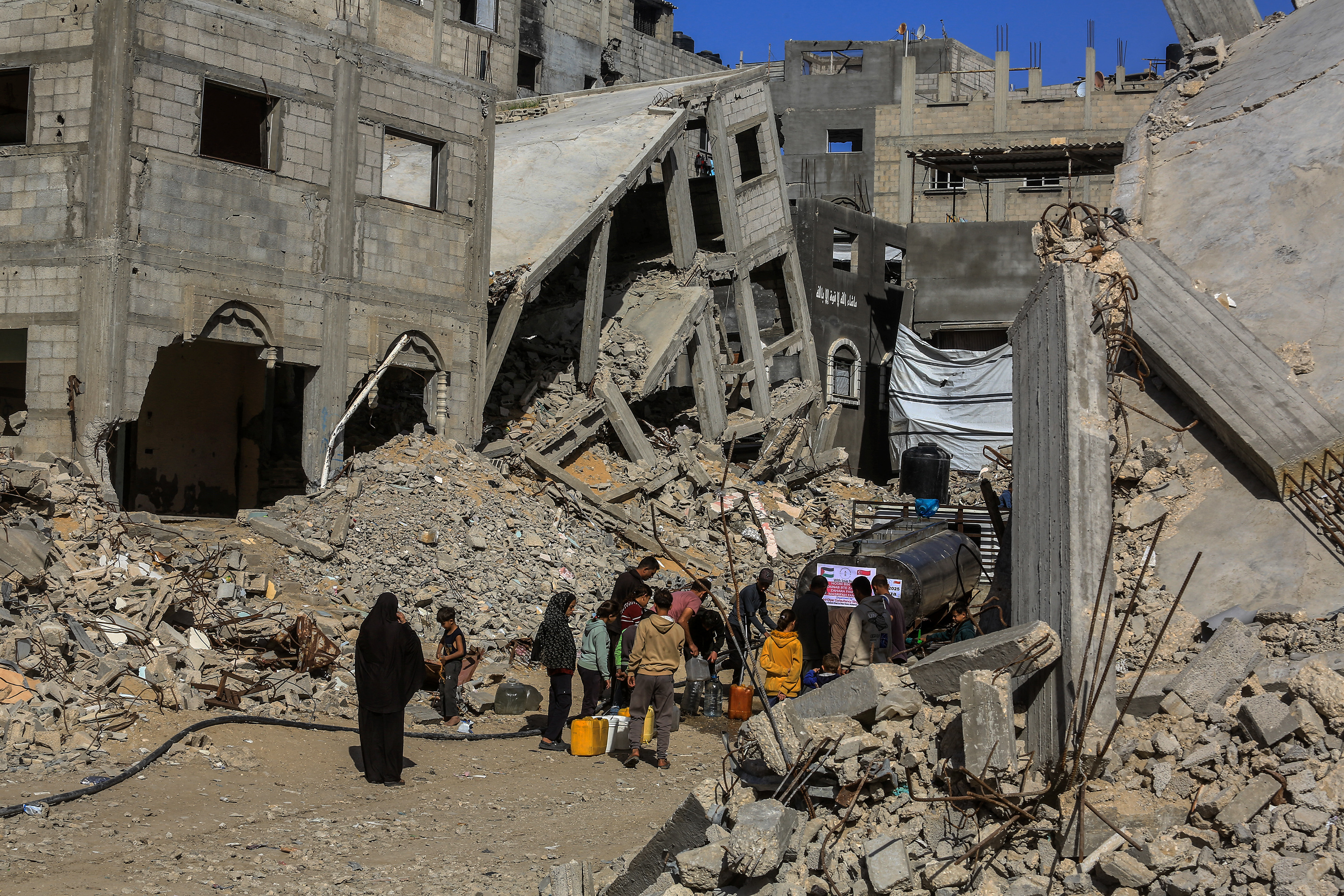 KHAN YUNIS, GAZA - DECEMBER 07: