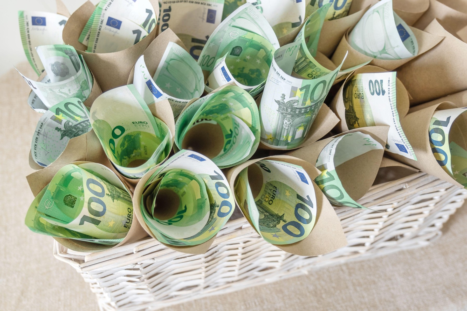 stoevrski bankovci v košari