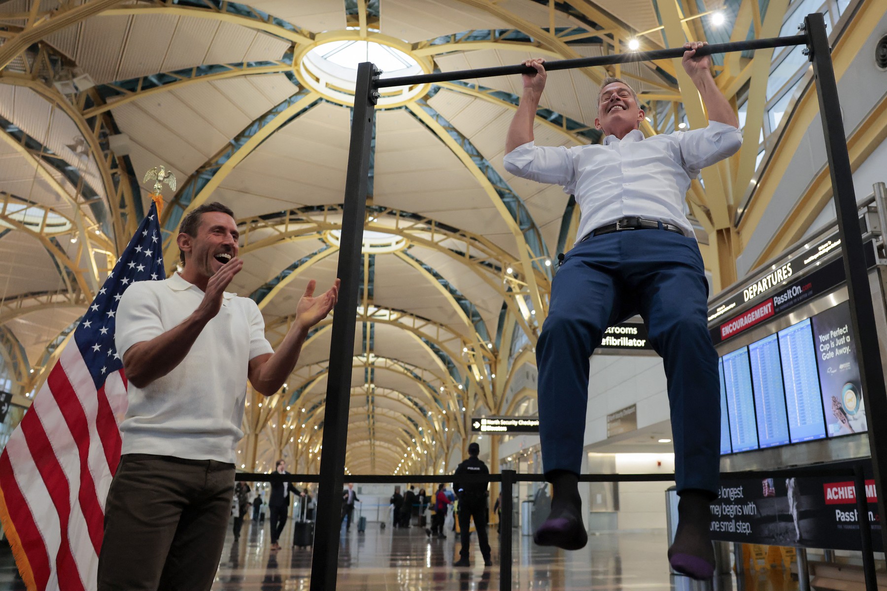 Ameriški minister izvaja dvige na drogu