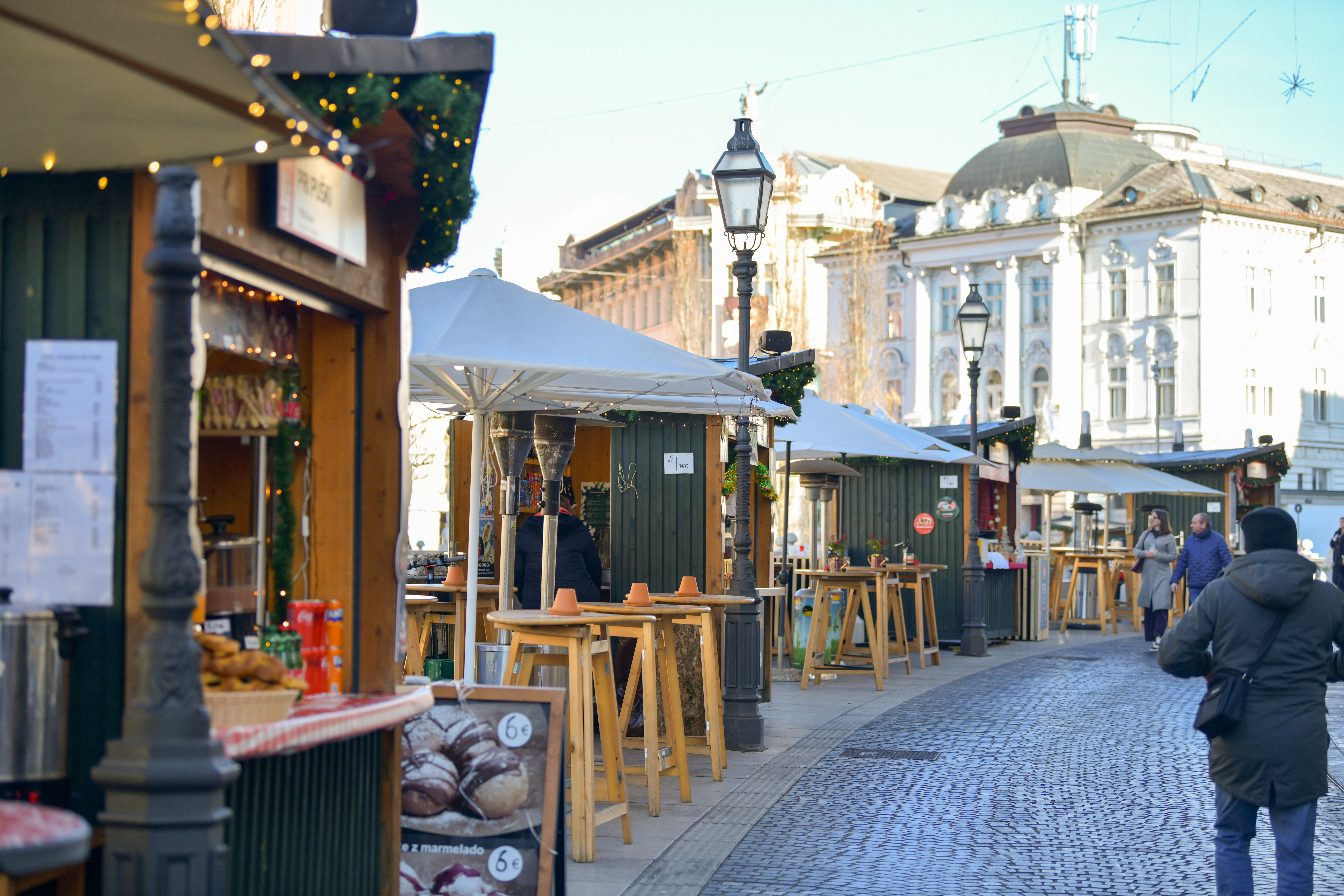 Praznične stojnice v Ljubljani 2025