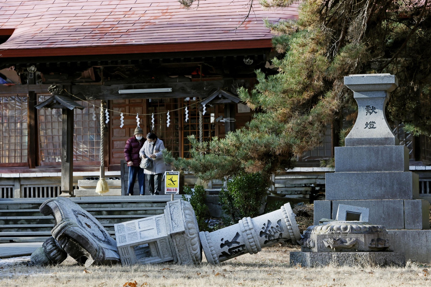 Posledice ponedeljkovega potresa na Japonskem