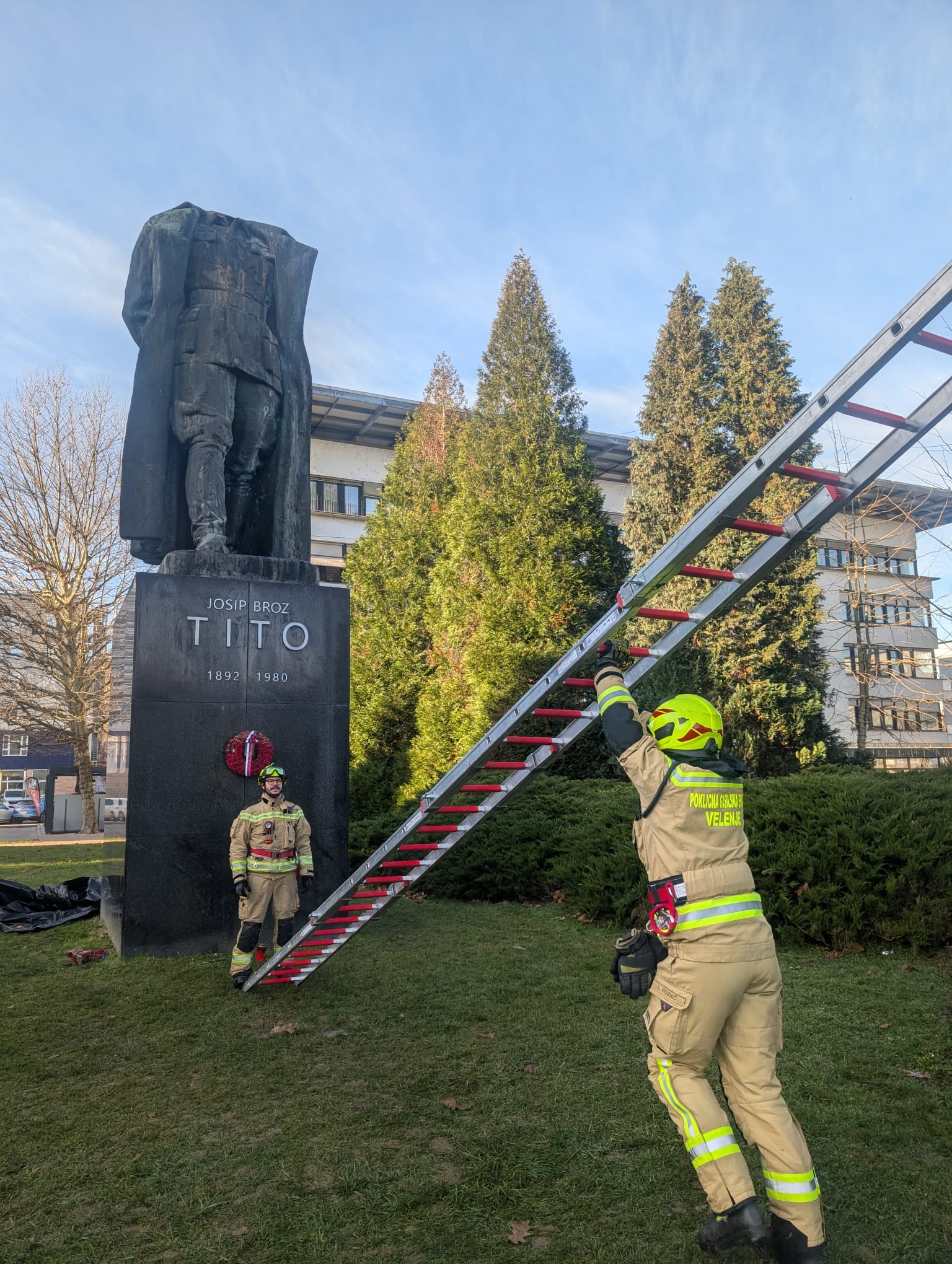 Obnova glave kipa Josipa Broza Tita v livarni Livartis