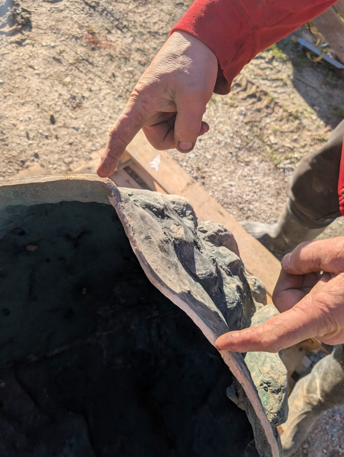 Obnova glave kipa Josipa Broza Tita v livarni Livartis