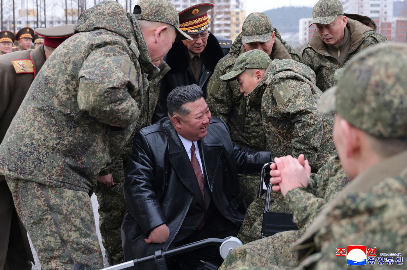 Severnokorejski vojaki ob povratku iz Rusije