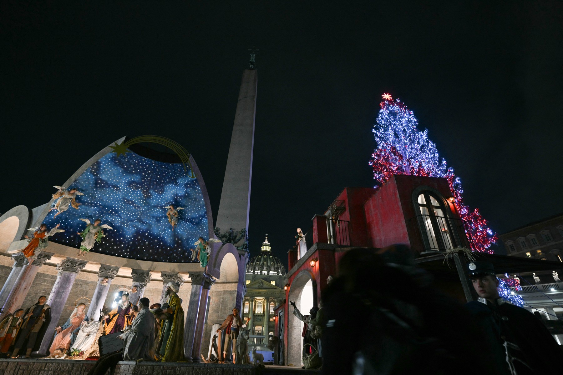 Prižig luči na Trgu svetega Petra