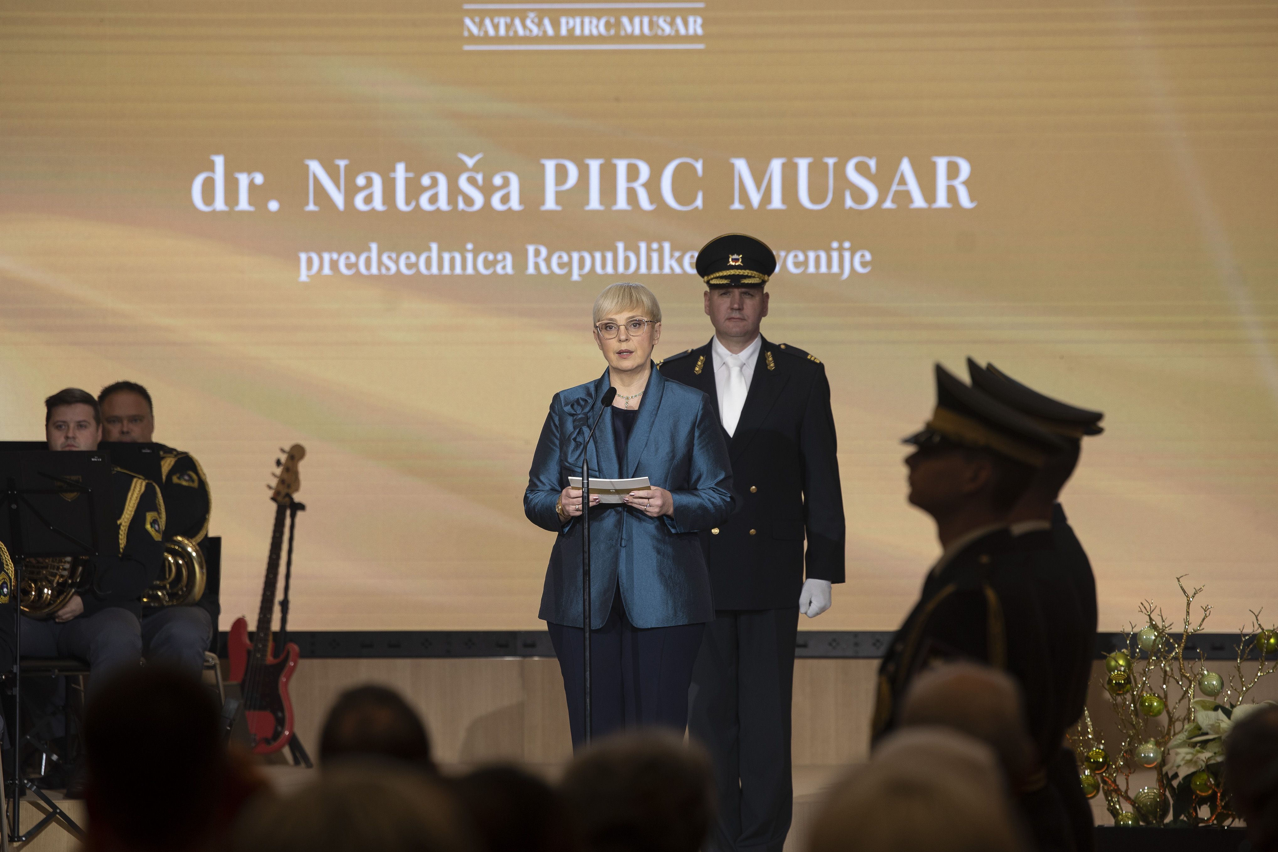 Predsednica republike Nataša Pirc Musar podelila državna odlikovanja