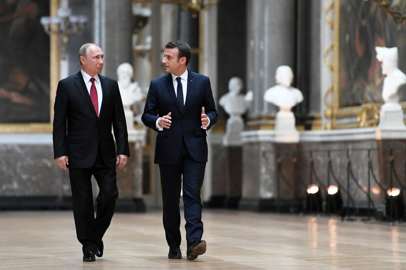 Vladimir Putin in Emmanuel Macron leta 2017