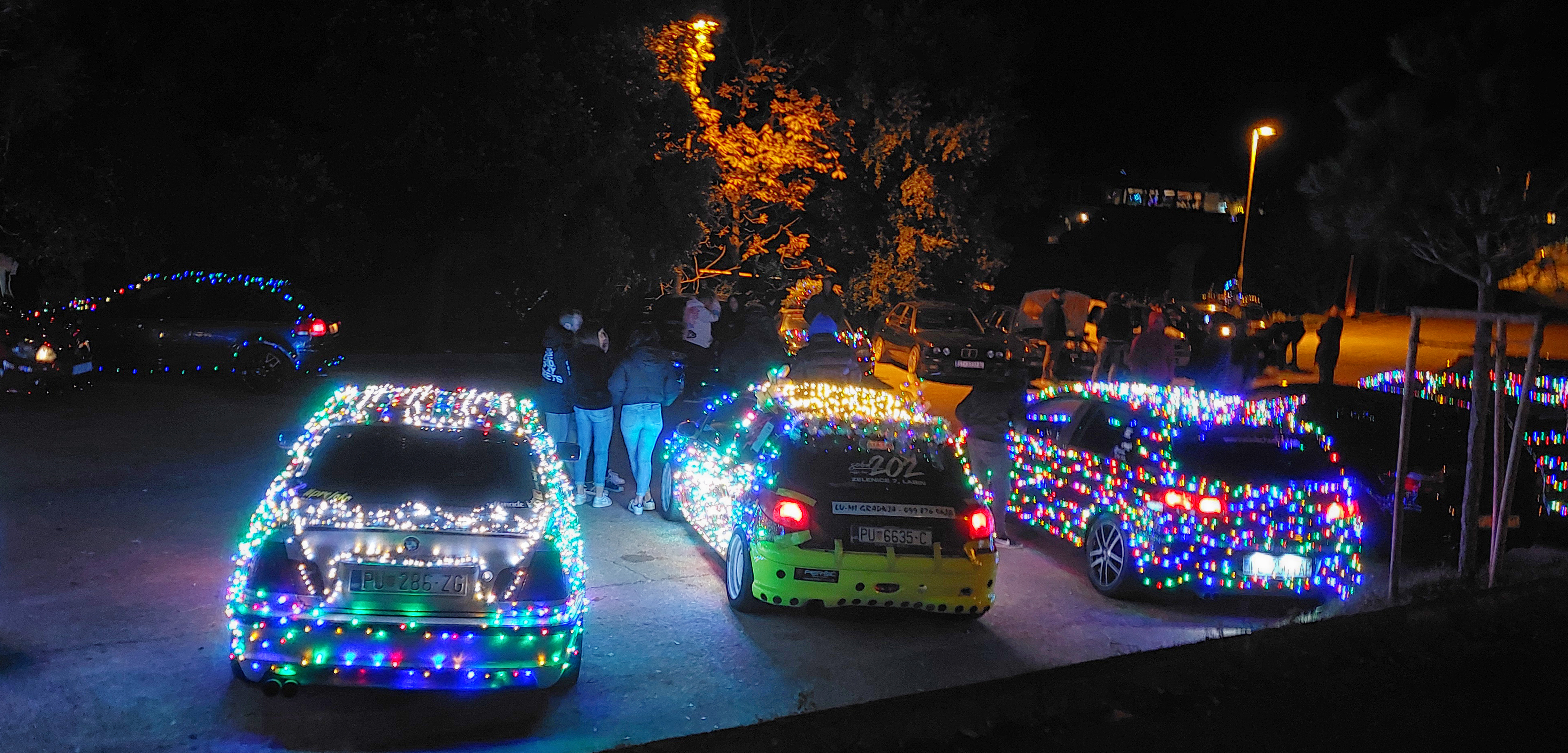 Okrašena vozila na Hrvaškem