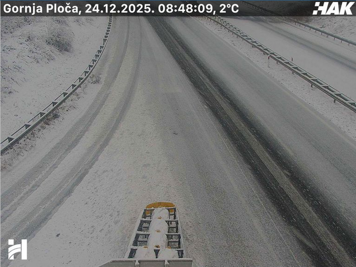 Na Hrvaškem pada sneg