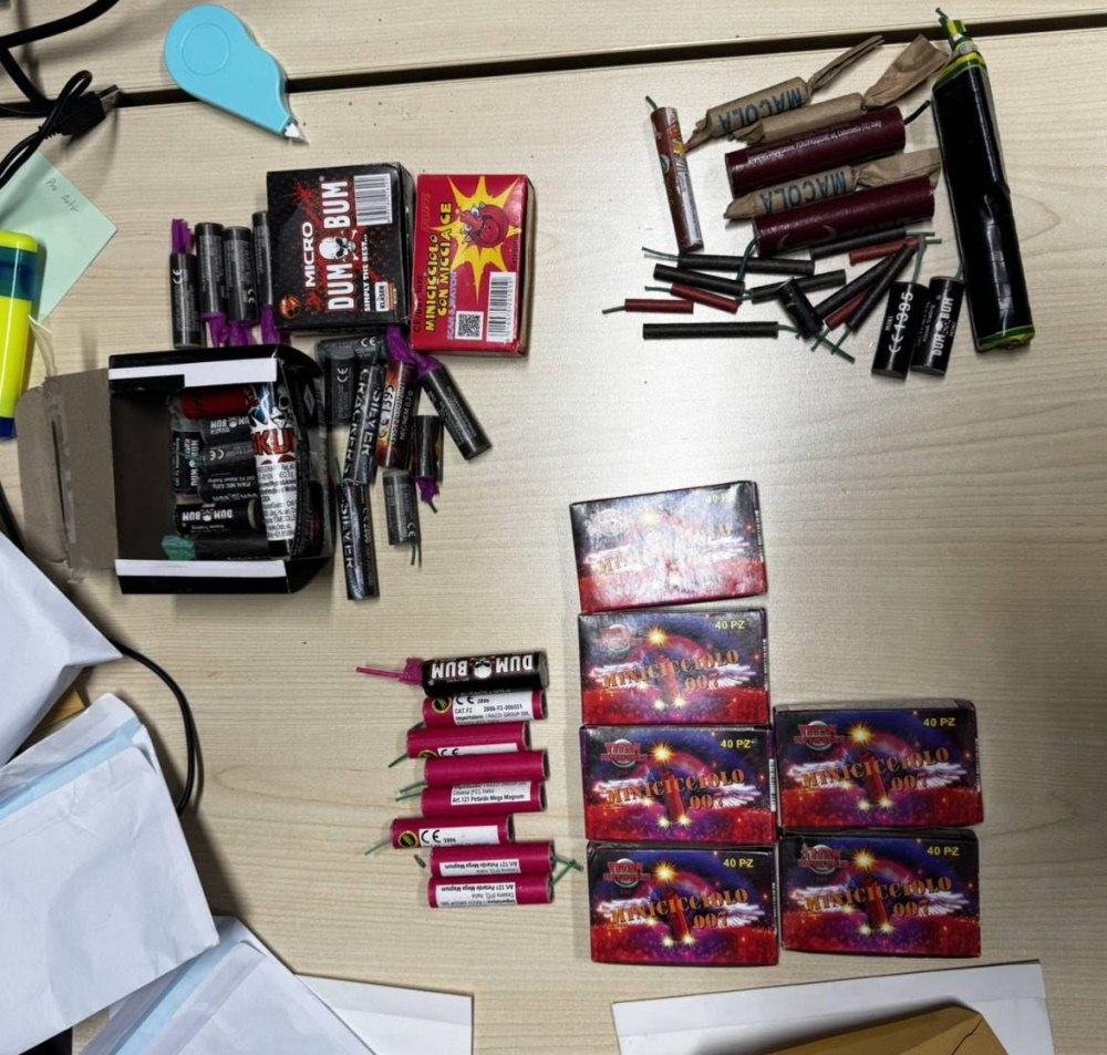 Zasežene petarde PU Koper