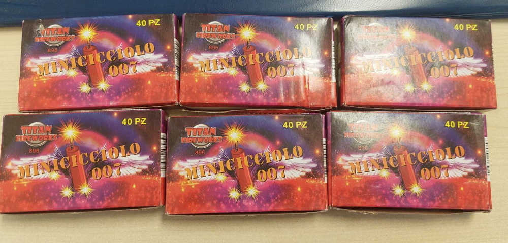 Zasežene petarde PU Koper