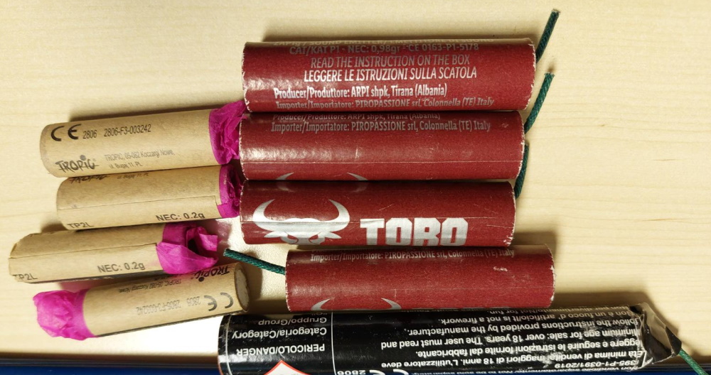 Zasežene petarde PU Koper