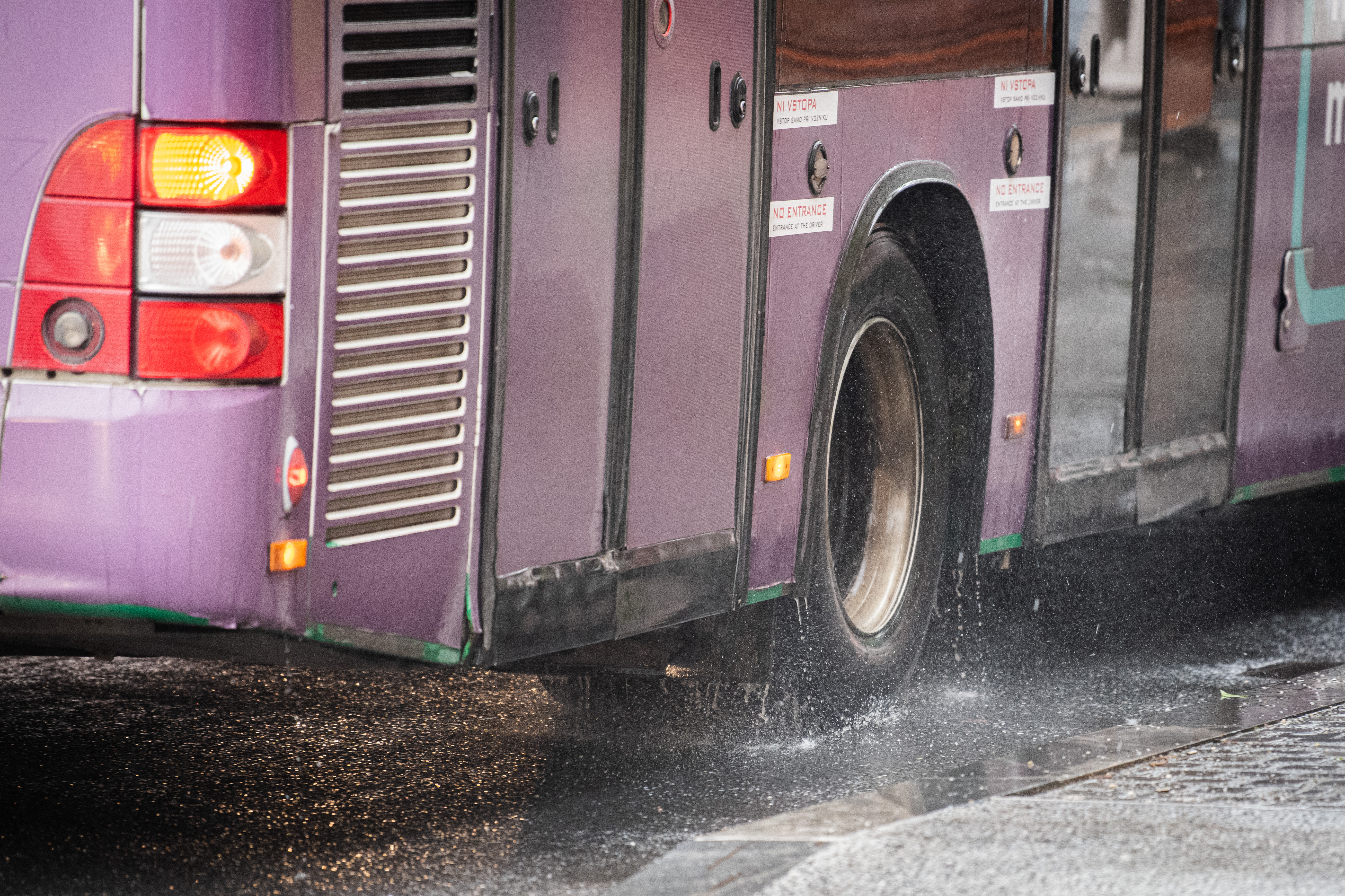 Dež, deževno vreme, dežuje