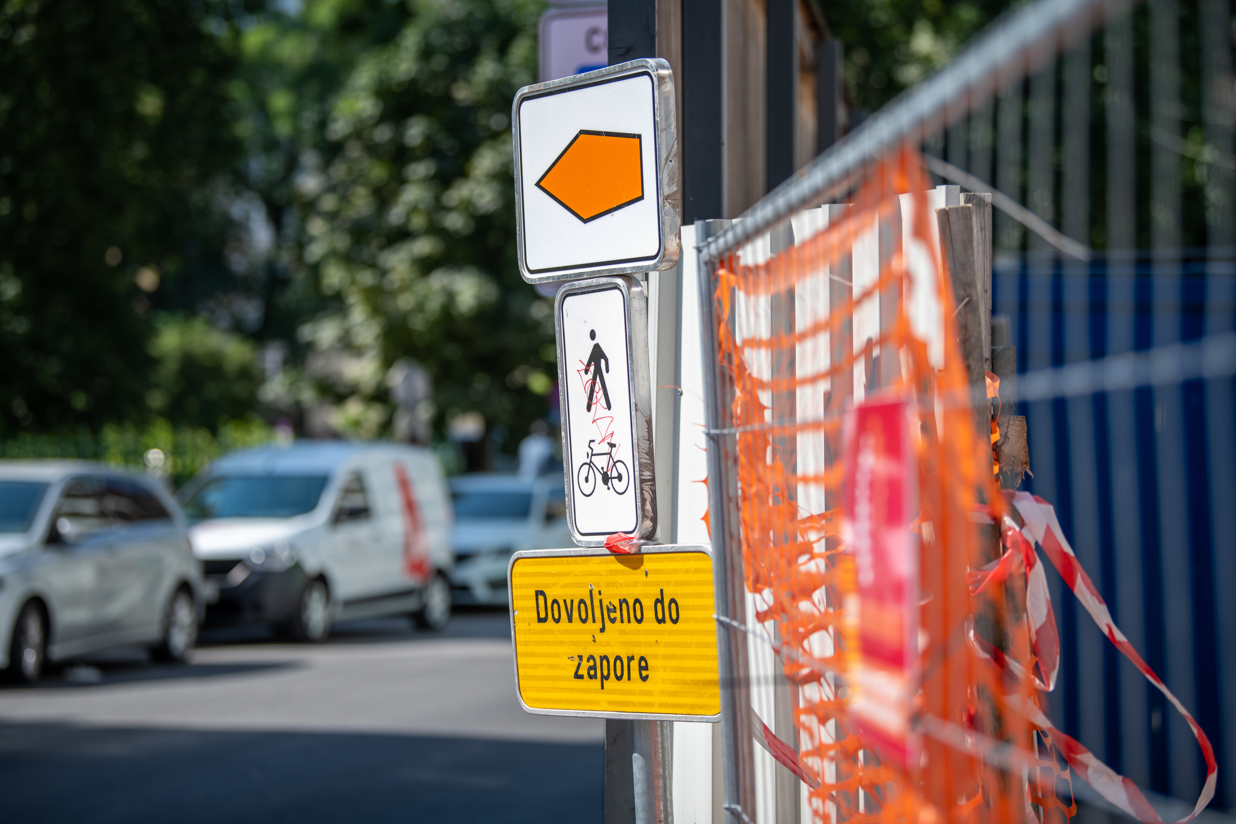 simbolna, simbolno, promet, prometni znak, zapora, gradbišče, Schellenburg, Ljubljana