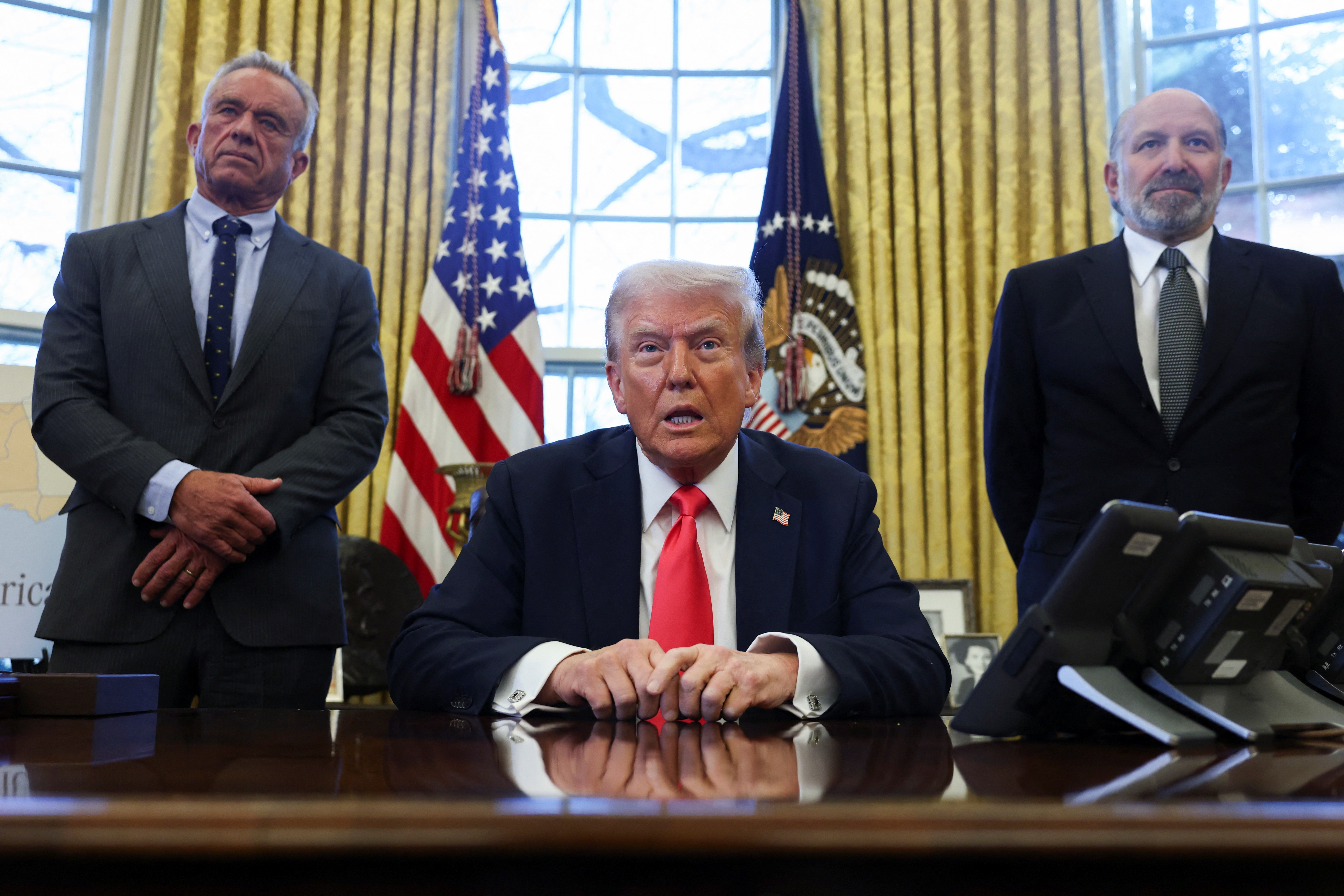 ZDA, Donald Trump, Ovalna pisarna