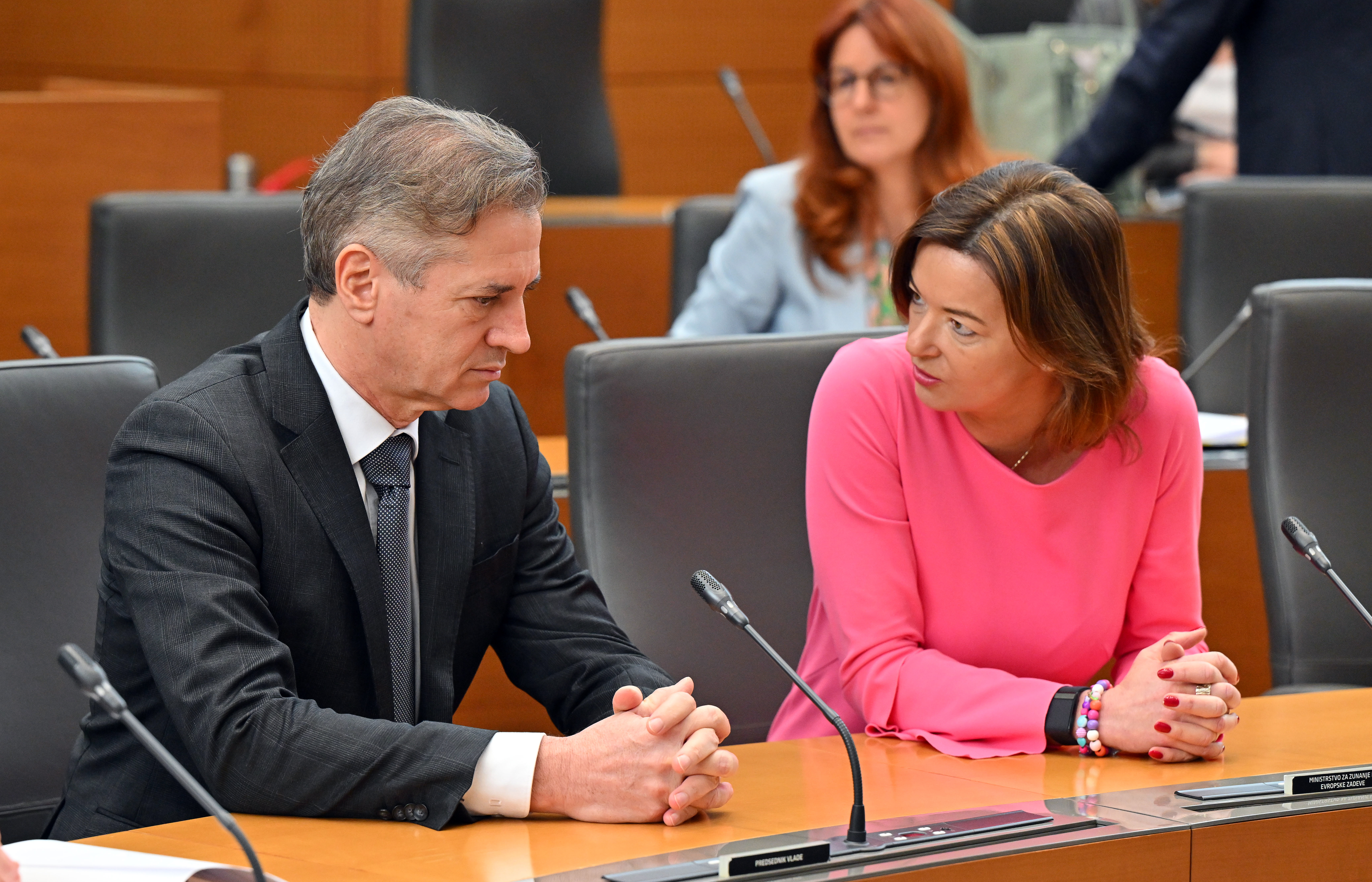 Predsednik vlade Robert Golob 28. redna seja Državnega zbora poslanska vprašanja