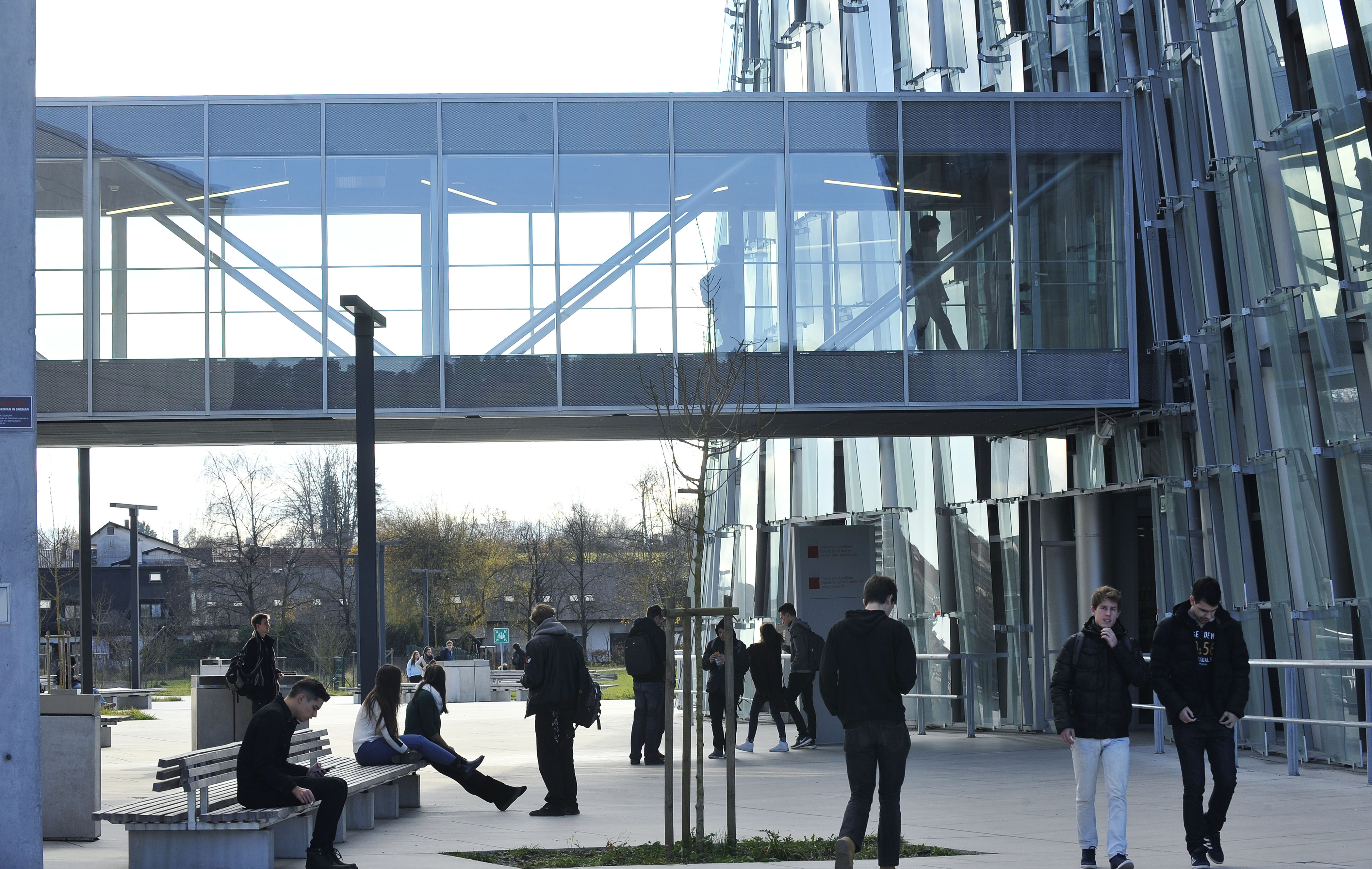 ARHITEKTURA FAKULTETI ZA KEMIJO IN KEMIJSKO TEHNOLOGIJO ZA RACUNALNISTVO IN INFORMATIKO STAVBA IZOBRAZEVANJE