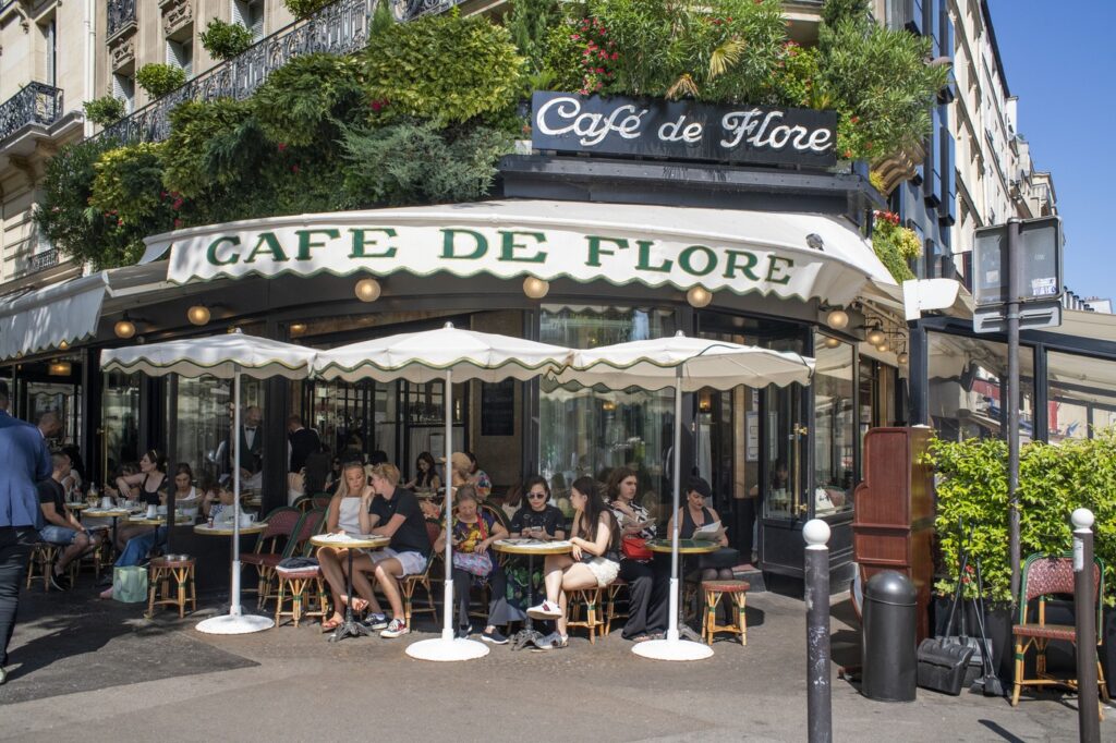 1741347153-kavarna-pariz-1024x682.jpg