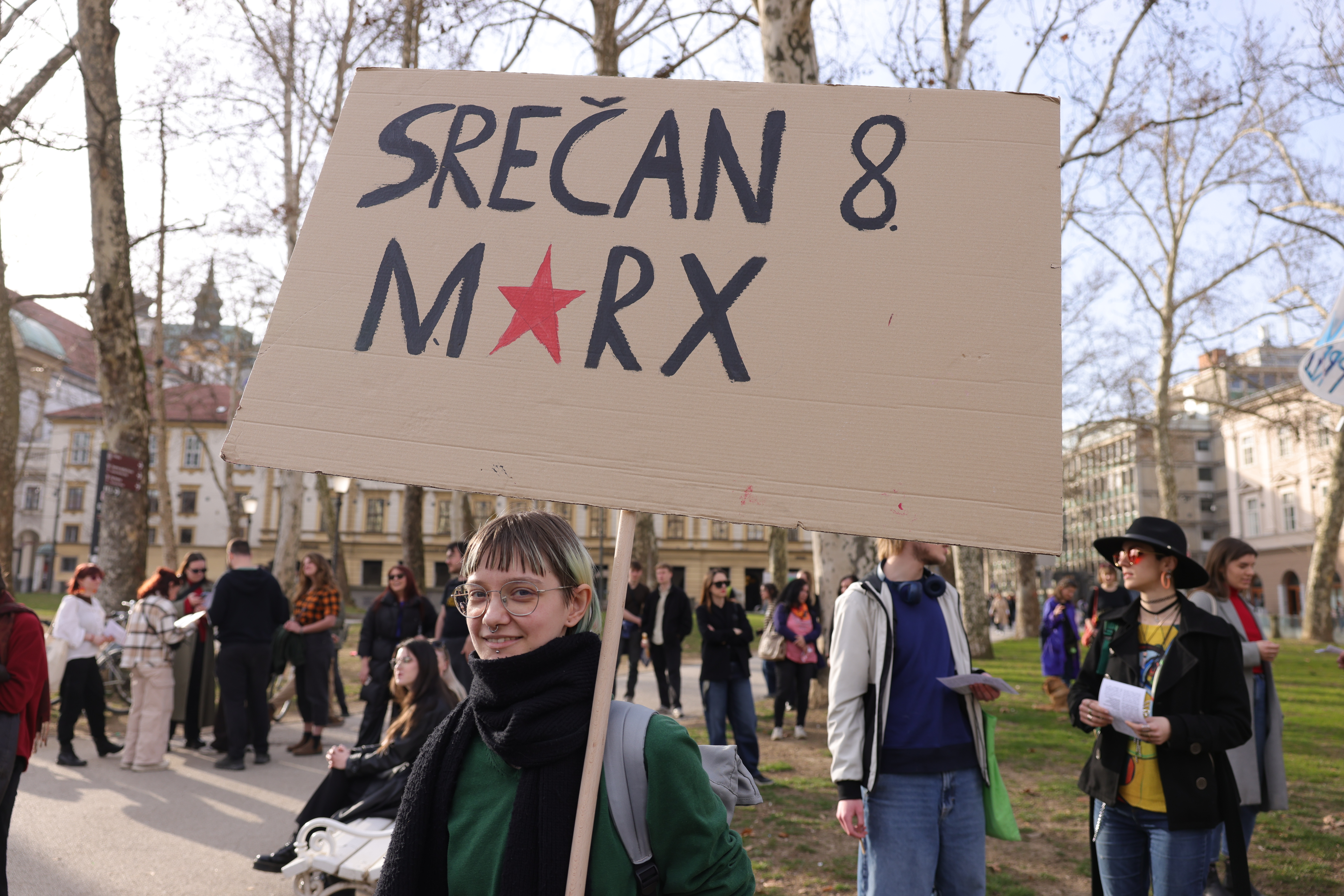 Noèem cvetlice, daj mi delavske pravice