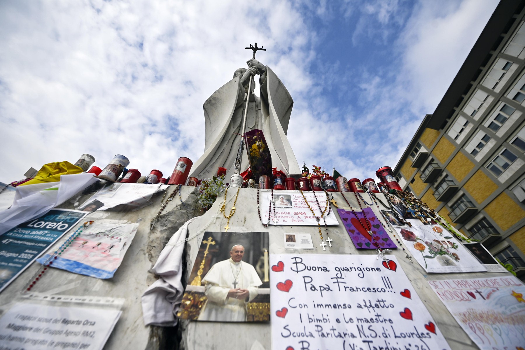 Pisma podpore papežu