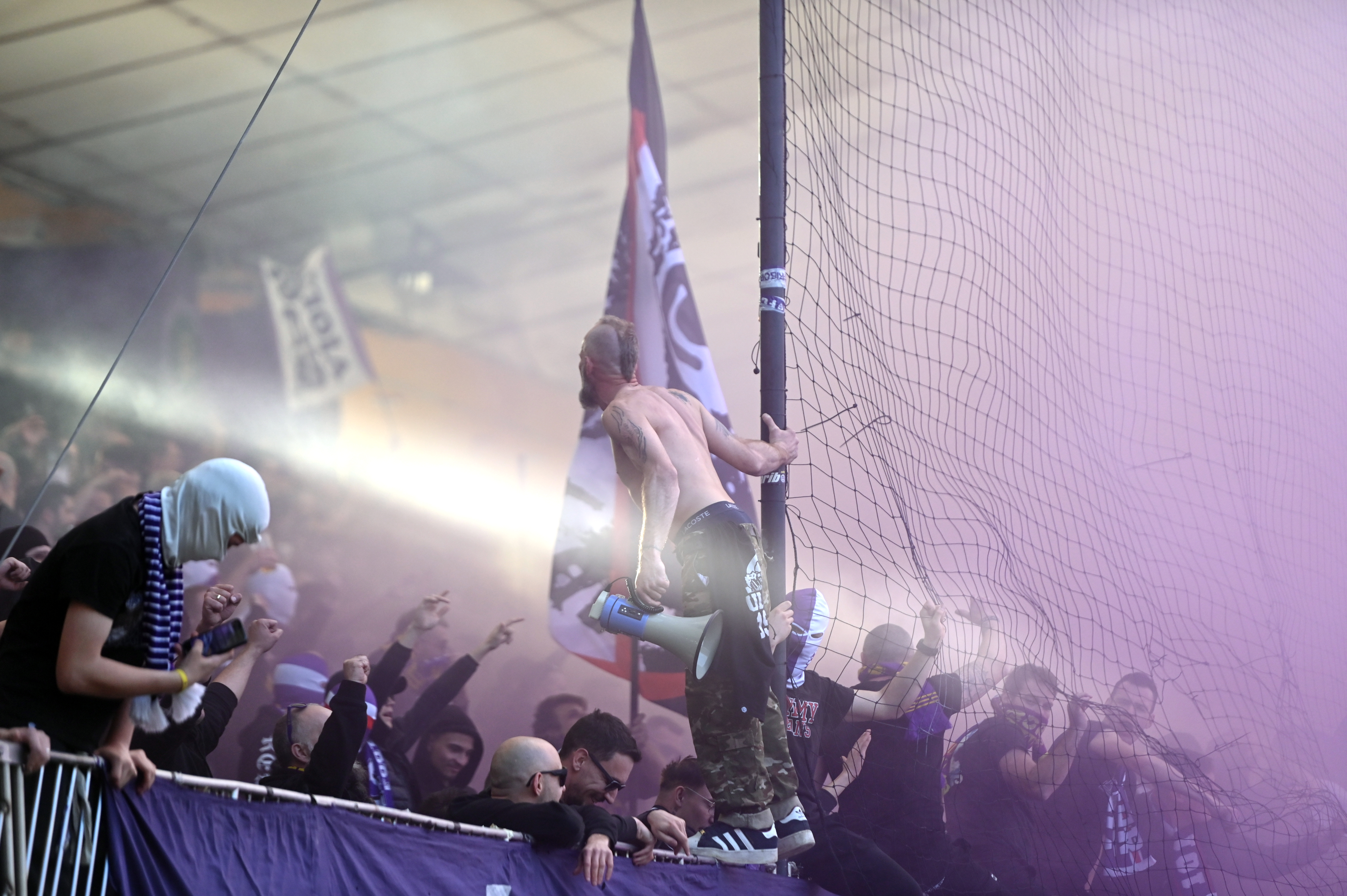 nk olimpija, nk maribor, ljudski vrt, navijači