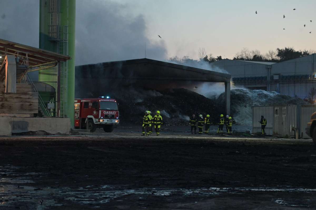 požar na območju podjetja Cerop