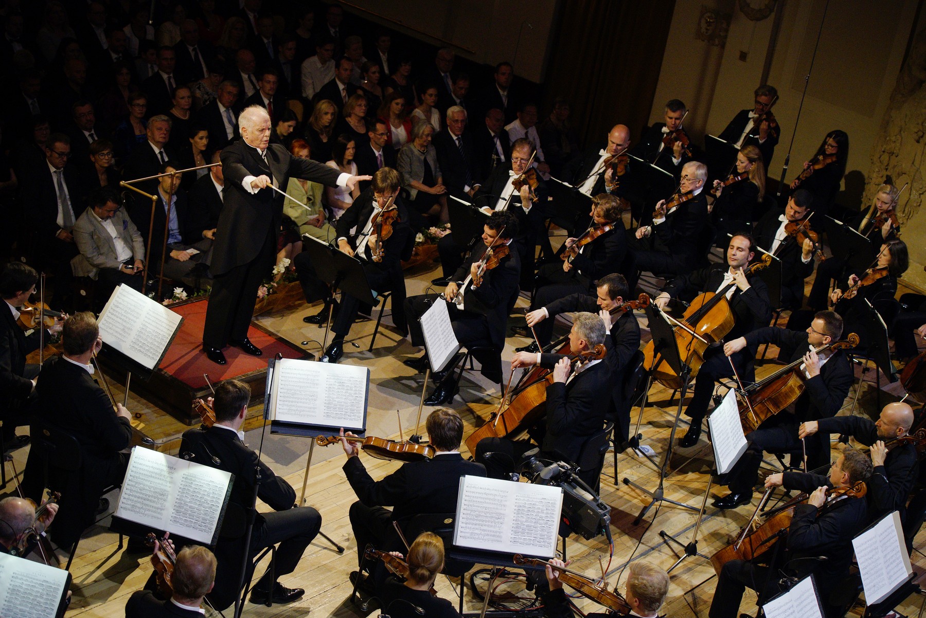 Daniel Barenboim, dirigent, Vídeňští filharmonici, Má vlast, zahájení Pražského jara