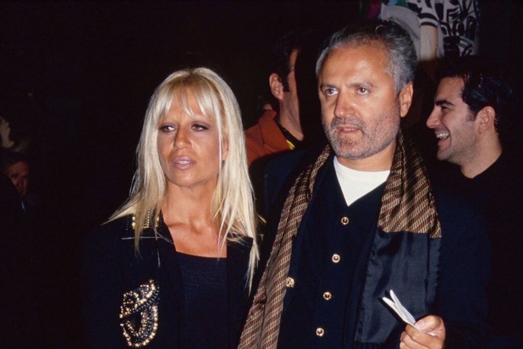 1741875793-Donatella-in-Gianni-Versace-1024x683.jpg