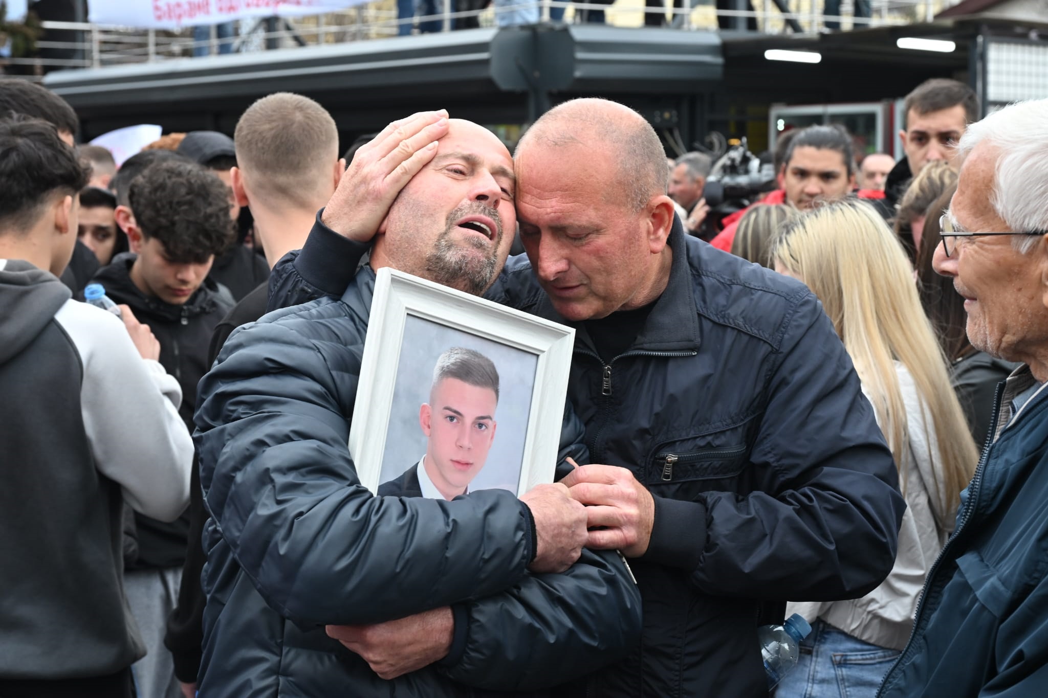 Žalovanje po tragediji v Kočanih (Foto: PIXSELL/BOBO)