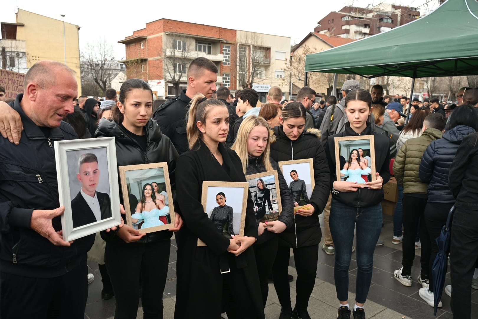 Žalovanje po tragediji v Kočanih (Foto: PIXSELL/BOBO)