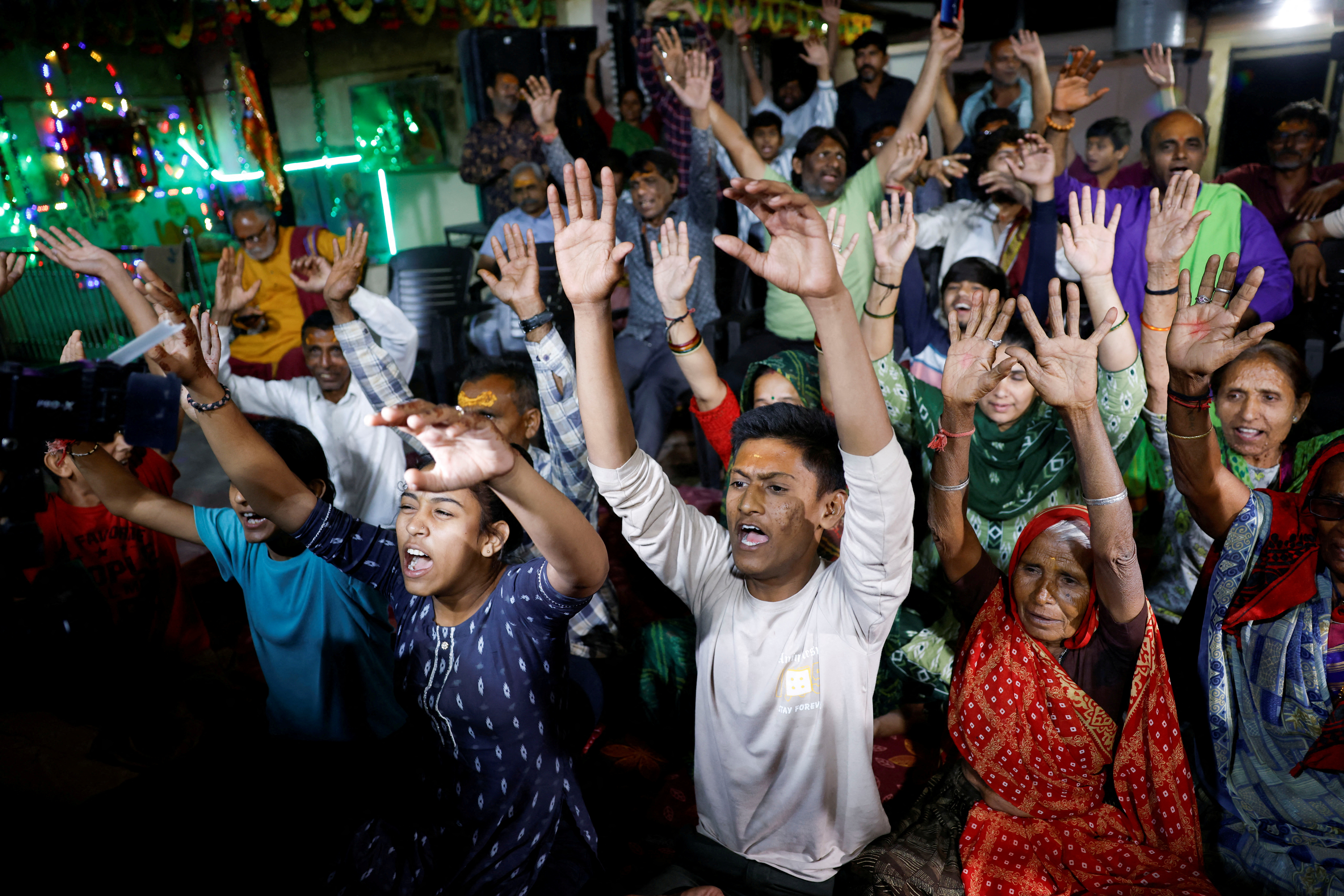 Slavje v Indiji ob uspešni vrnitvi Sunite Williams (Foto: REUTERS)